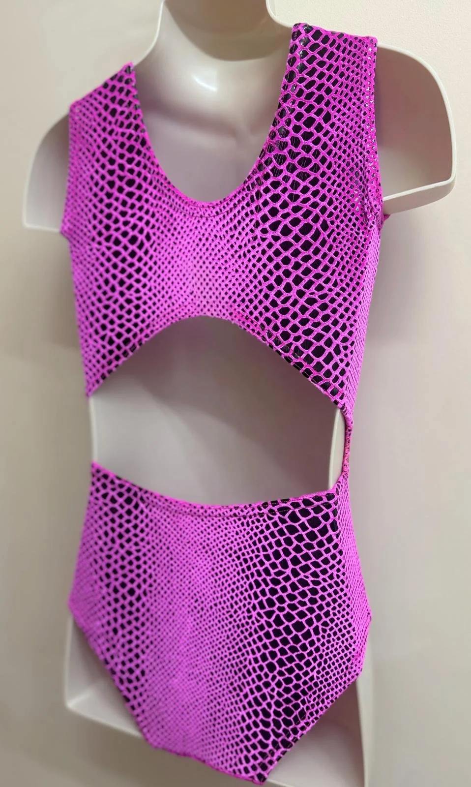 Deep pink scale 3 24.jpg