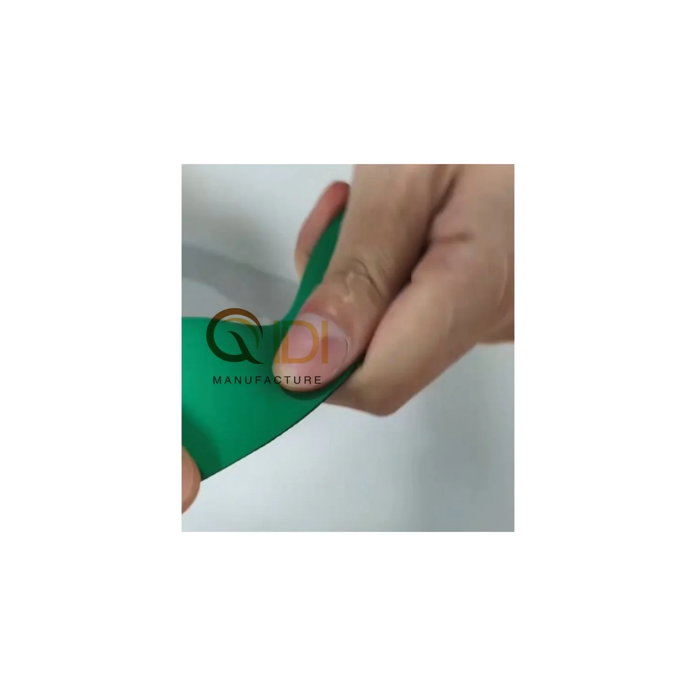 Elastic PVC conveyor belt for folding and gluing machines with reinforced fabric core