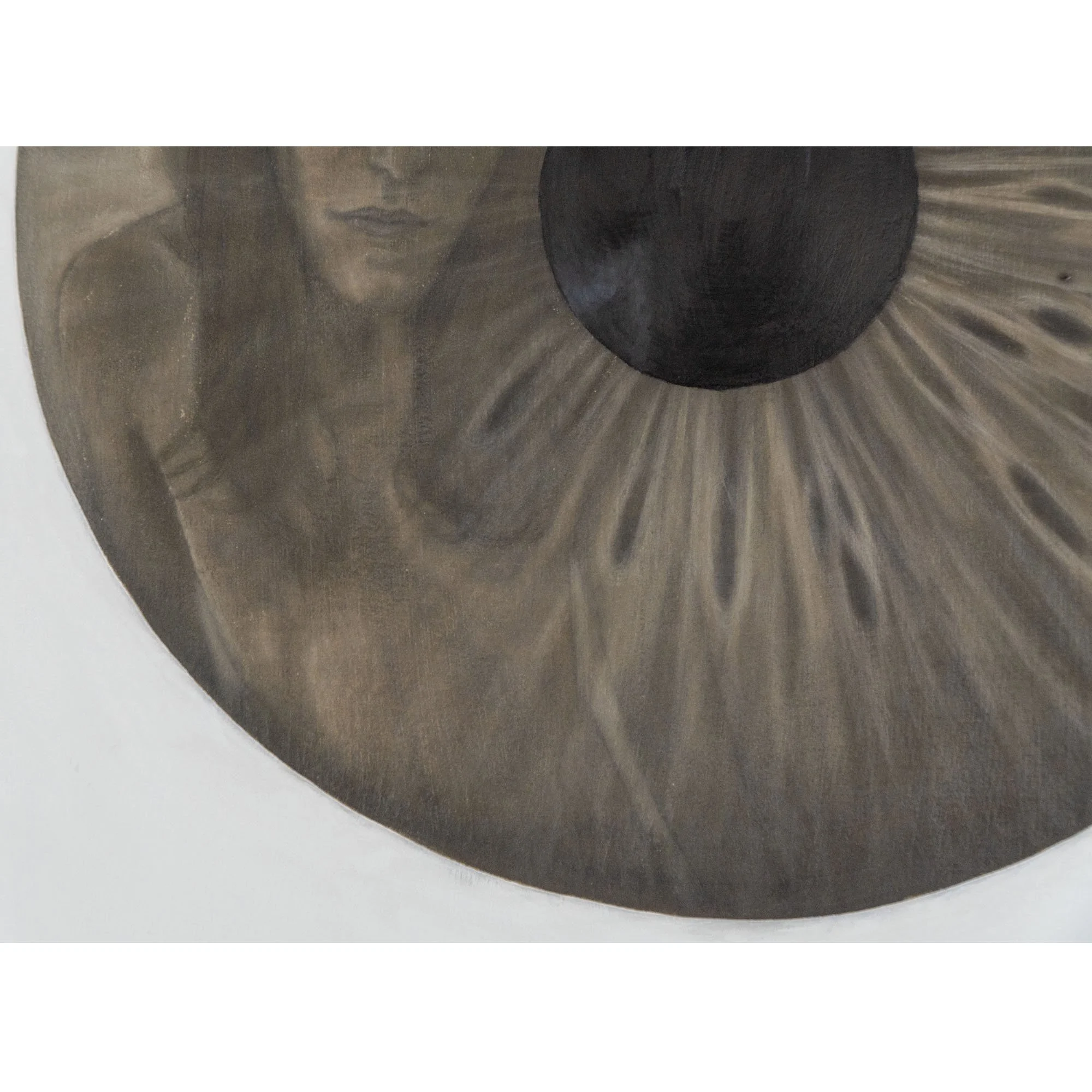 Stretta sul corpo riflesso nell'occhio dipinto da Manuel Capaccioli nel quadro "Un intimo sconosciuto".