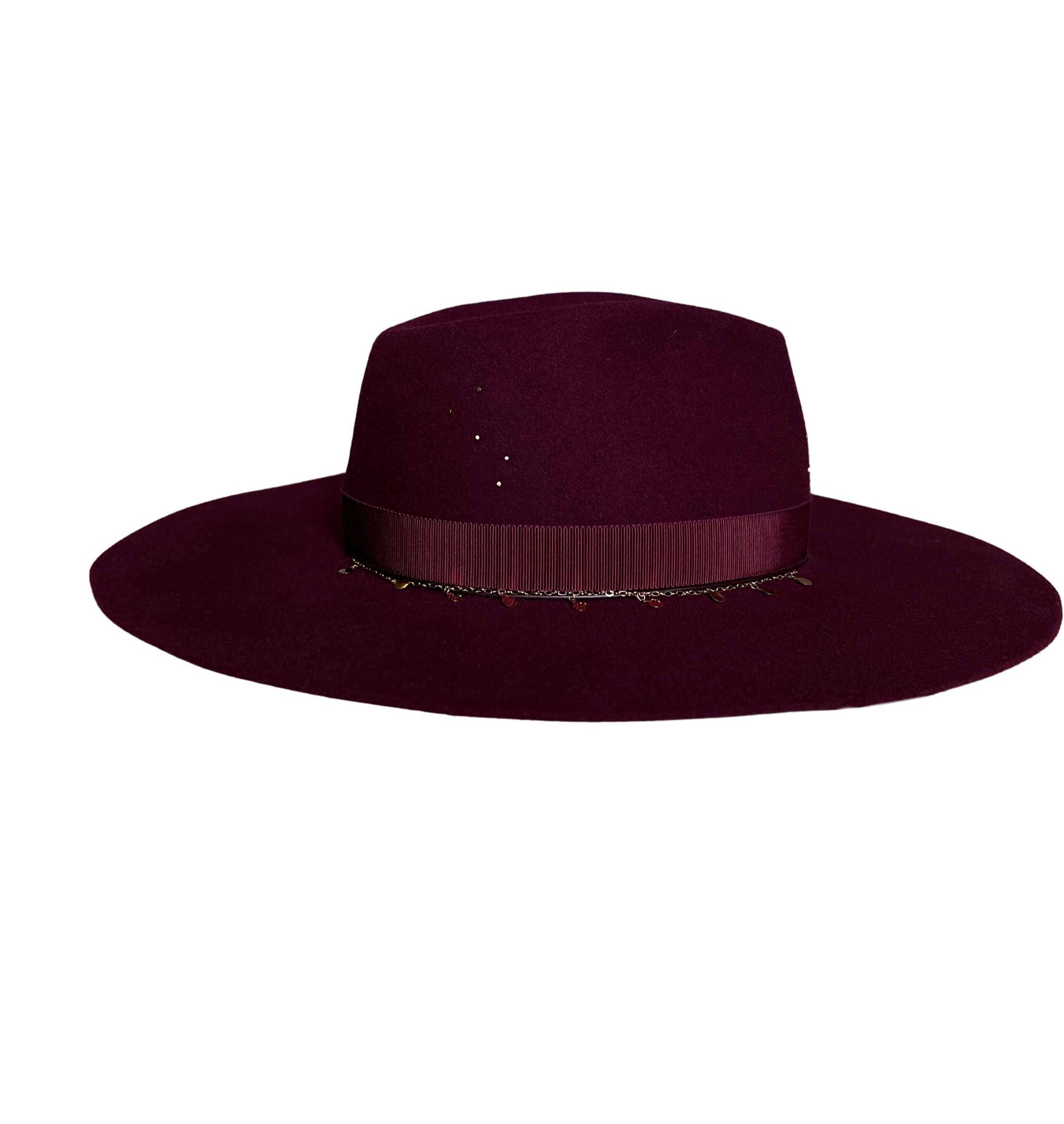 Boho-inspiriert: Bordeauxroter Filzhut mit breiter Krempe, Schleife und goldenen Details.