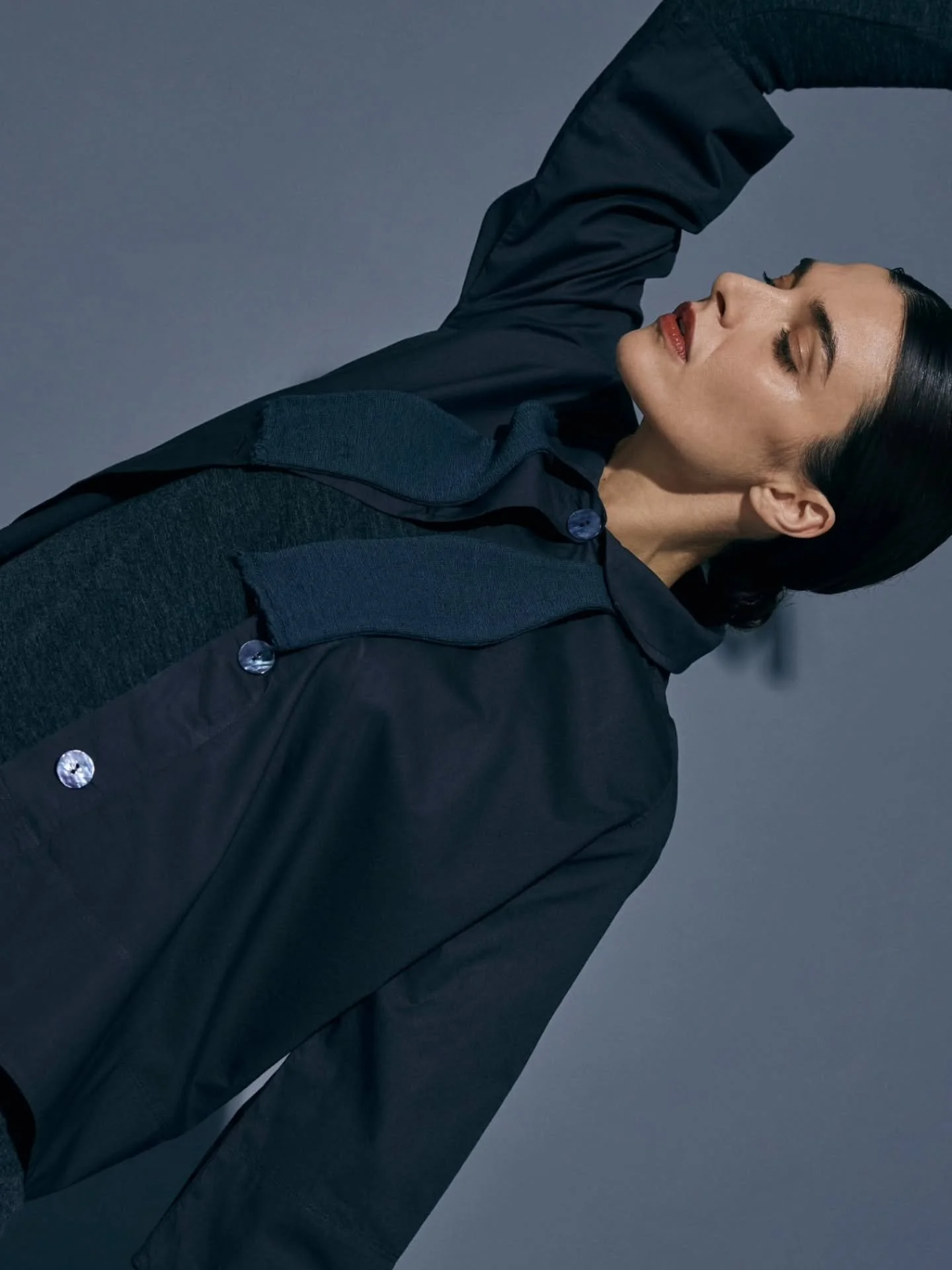 Elegancja w najczystszej formie.
Minimalizm, kt&oacute;ry m&oacute;wi więcej niż słowa. ✨

Stylizacje @bybasics.aps to esencja skandynawskiego podejścia do mody &mdash; klasyczne formy, naturalny ruch i subtelna siła prostoty.
Każdy detal ma znaczeni