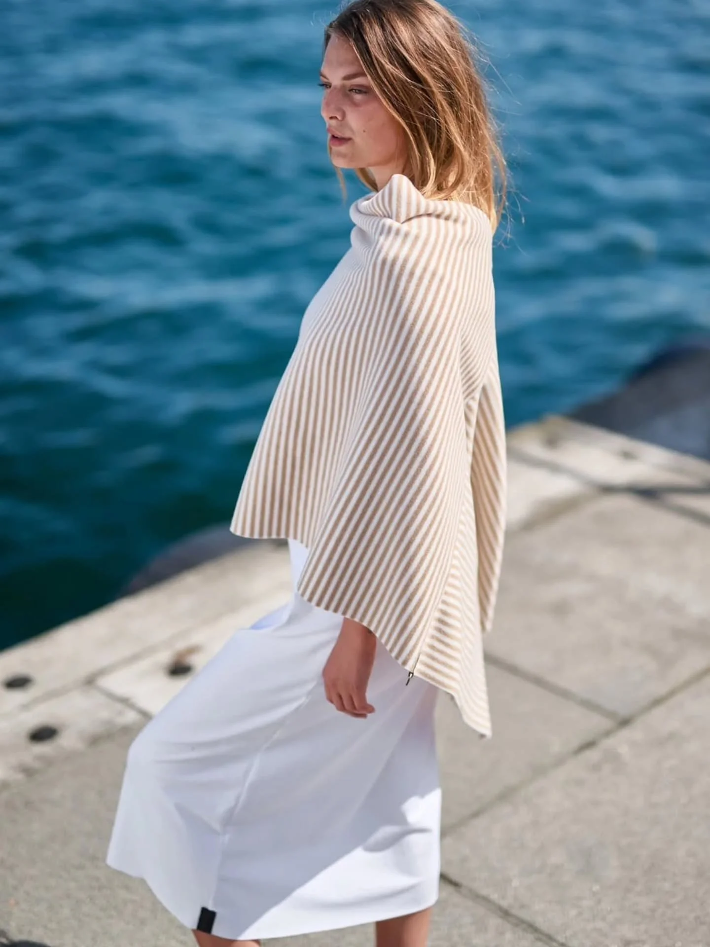 Polarowe ponczo od @hscph_ 🤍

Must-have do Twojego butiku &ndash; uniwersalny fason, wiele kolor&oacute;w i modele, kt&oacute;re Twoje klientki pokochają ✨

Wsp&oacute;łpraca B2B | multibrand &amp; concept store&rsquo;y
📩 Kolekcja Henriette Steefen