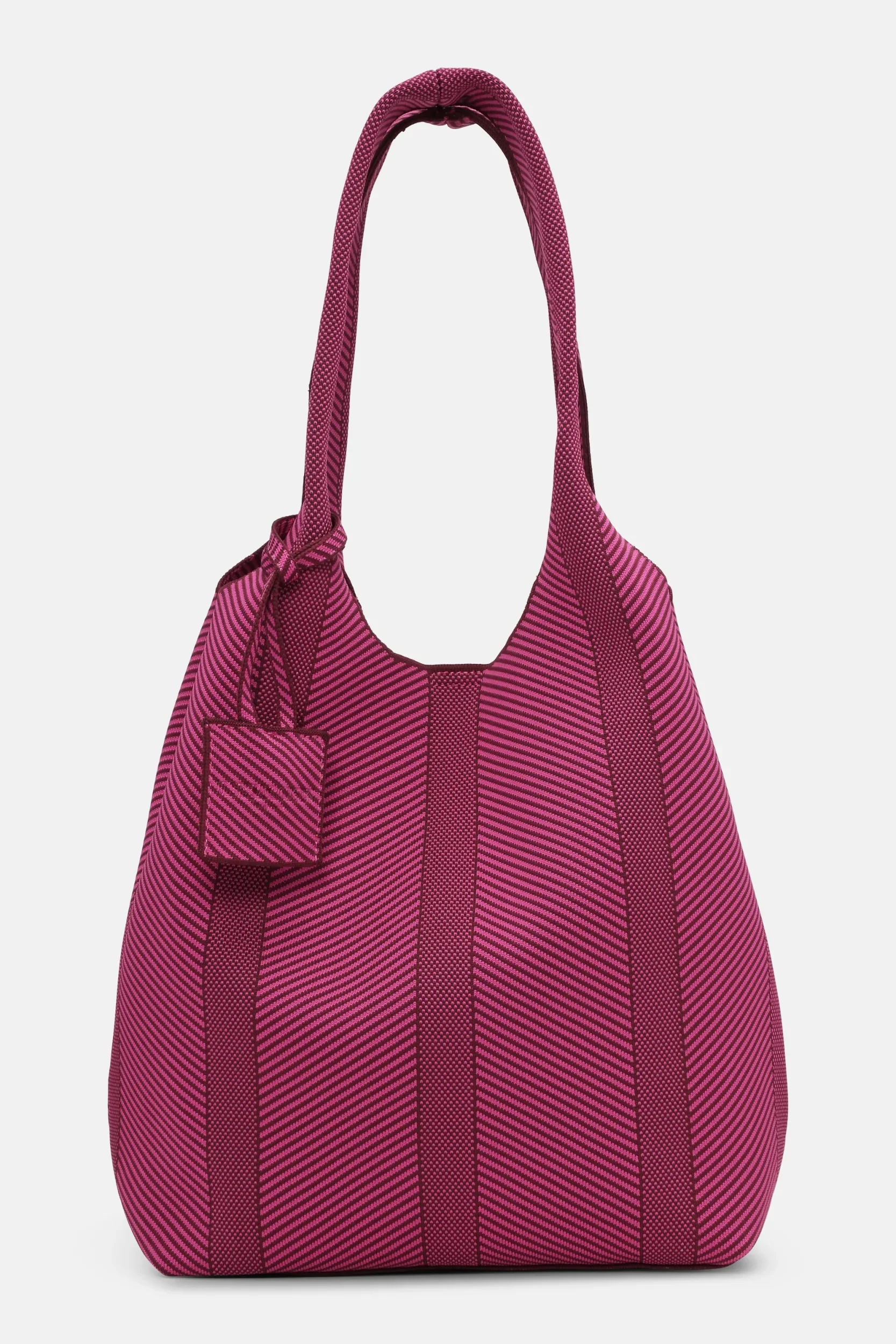 KNITTY01_948946_1.webp