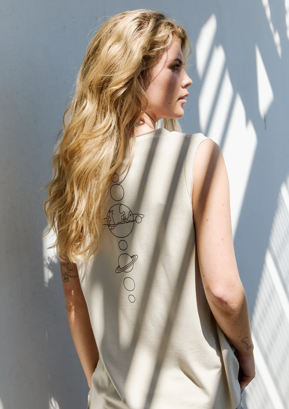 TOP_V-_NECK_-_96102_EARTH-T-SHIRTS-96102_EARTH-KIT_831-2.webp