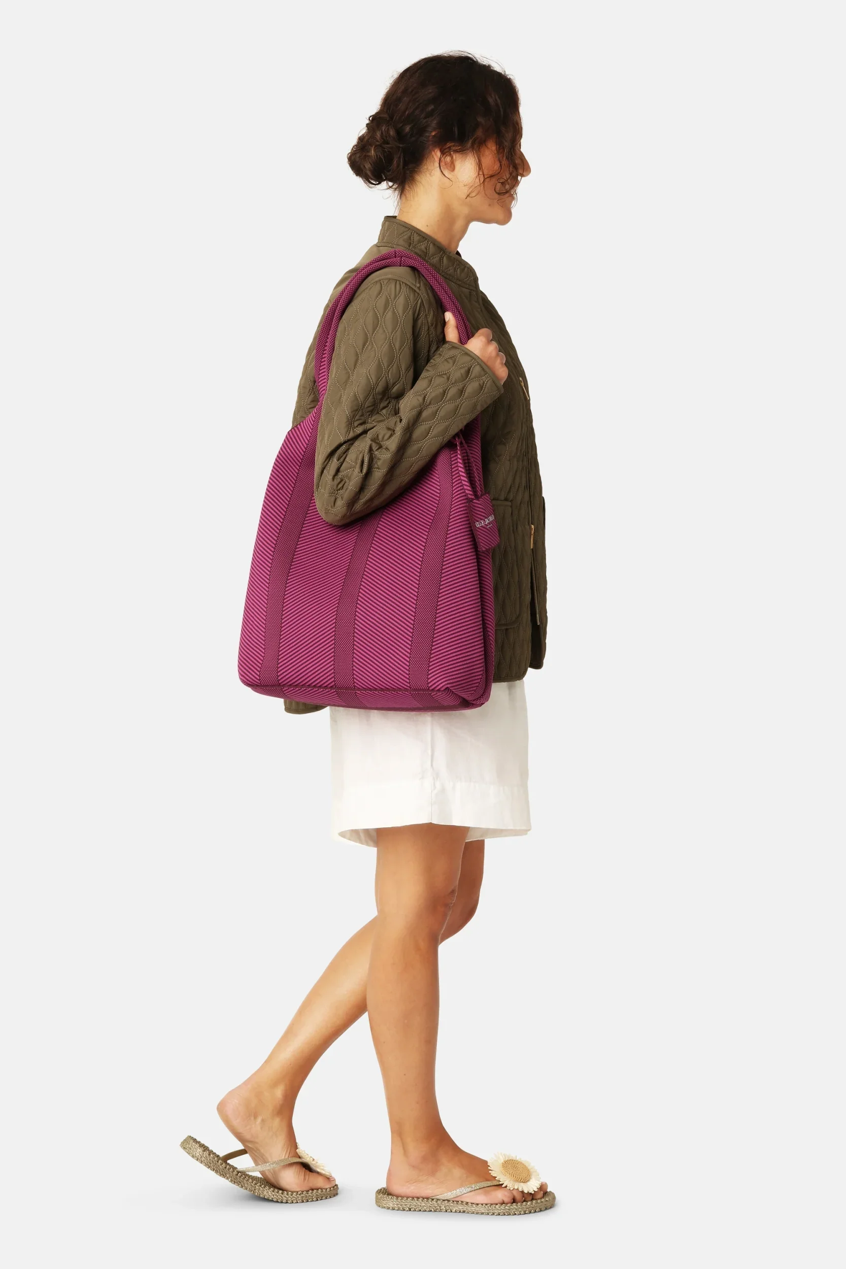 KNITTY01_948946_5.webp