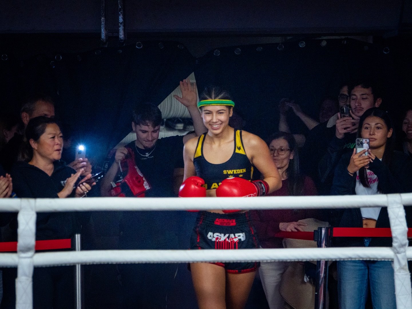 F&ouml;rsta galan satte ribban.
Tjejerna krossade f&ouml;rv&auml;ntningarna. 💥
Nu &auml;r det dags igen. St&ouml;rre, r&aring;are och b&auml;ttre.
Vi ses p&aring; LOYALTY Fights 2.
📷 @filizdemirbek