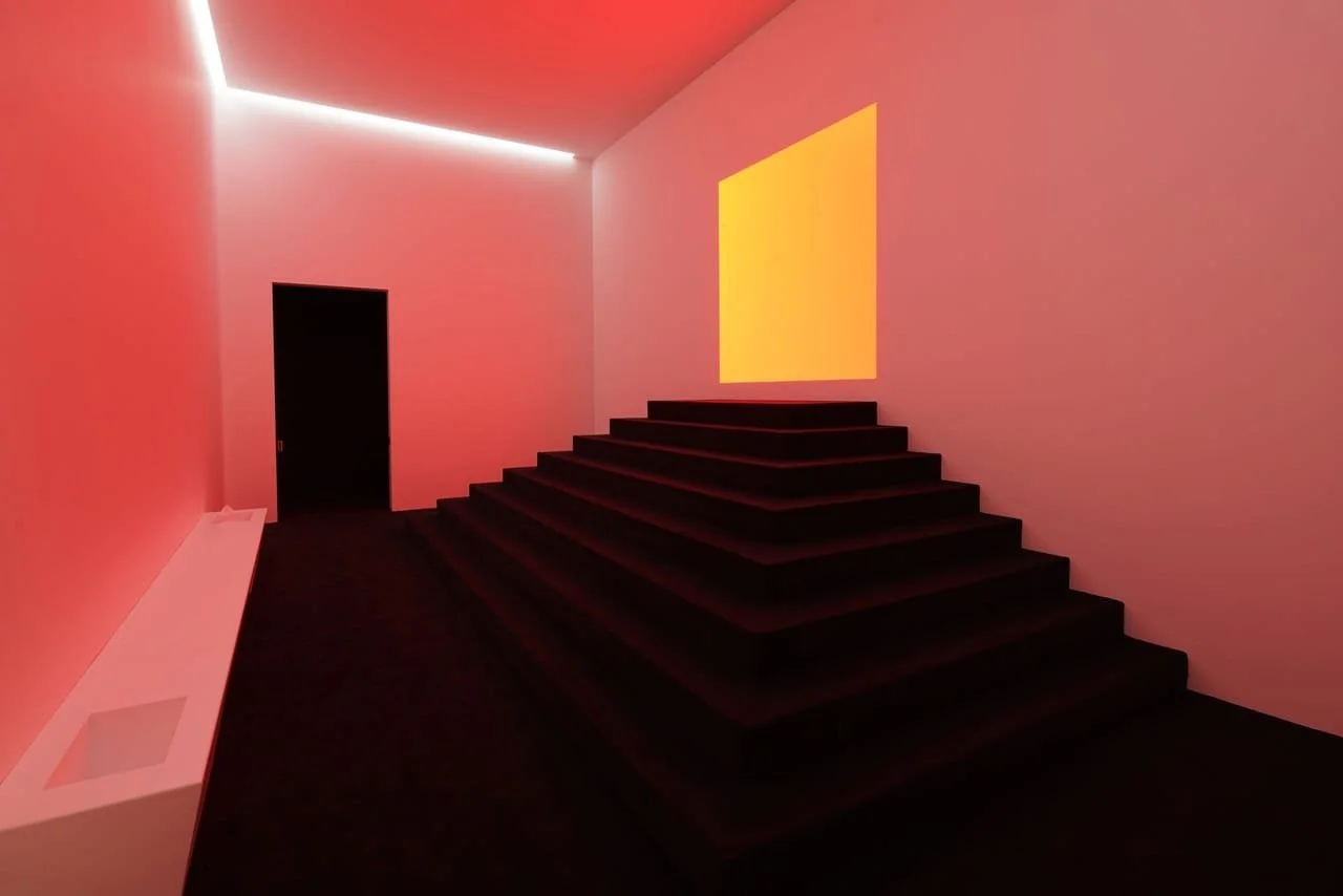 james-turrell-ganzeld-entrance.jpg