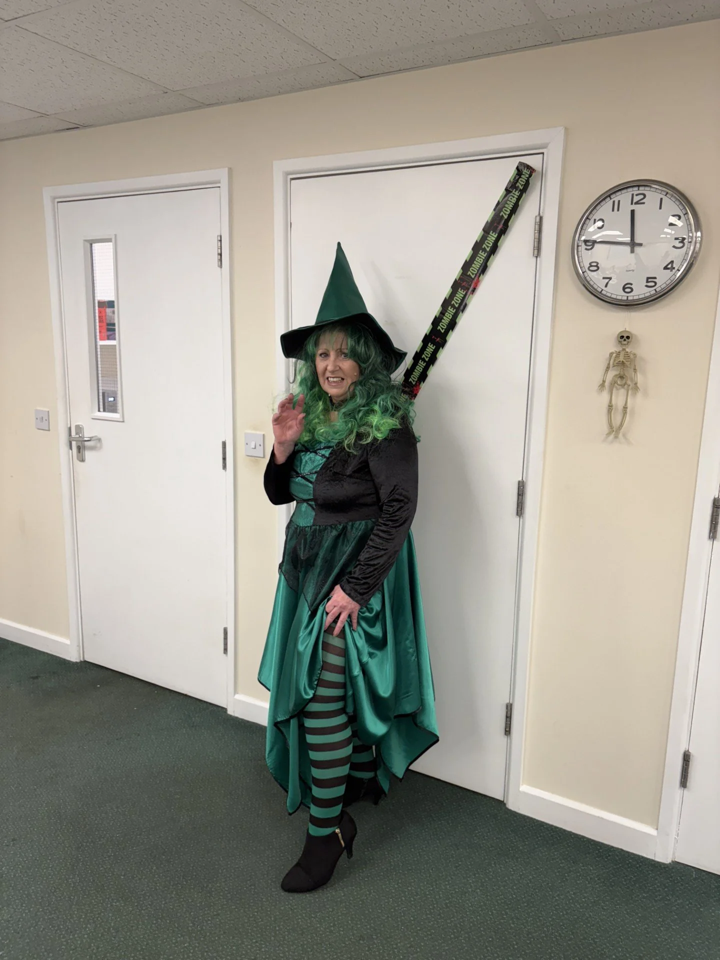 Help us choose our Halloween Best Dressed! 🧙🧛&zwj;♀️🩻🎤 

Comment your winner down below! Most votes win!👇 

1. Green Witch (Sue) 🪄 

2. Freddie Mercury (Macie badland) 🎤 

3. Dwight Schrute (Josh Bull) 👓 

4. Elphaba (Charlotte) 🧙&zwj;♀️ 

5