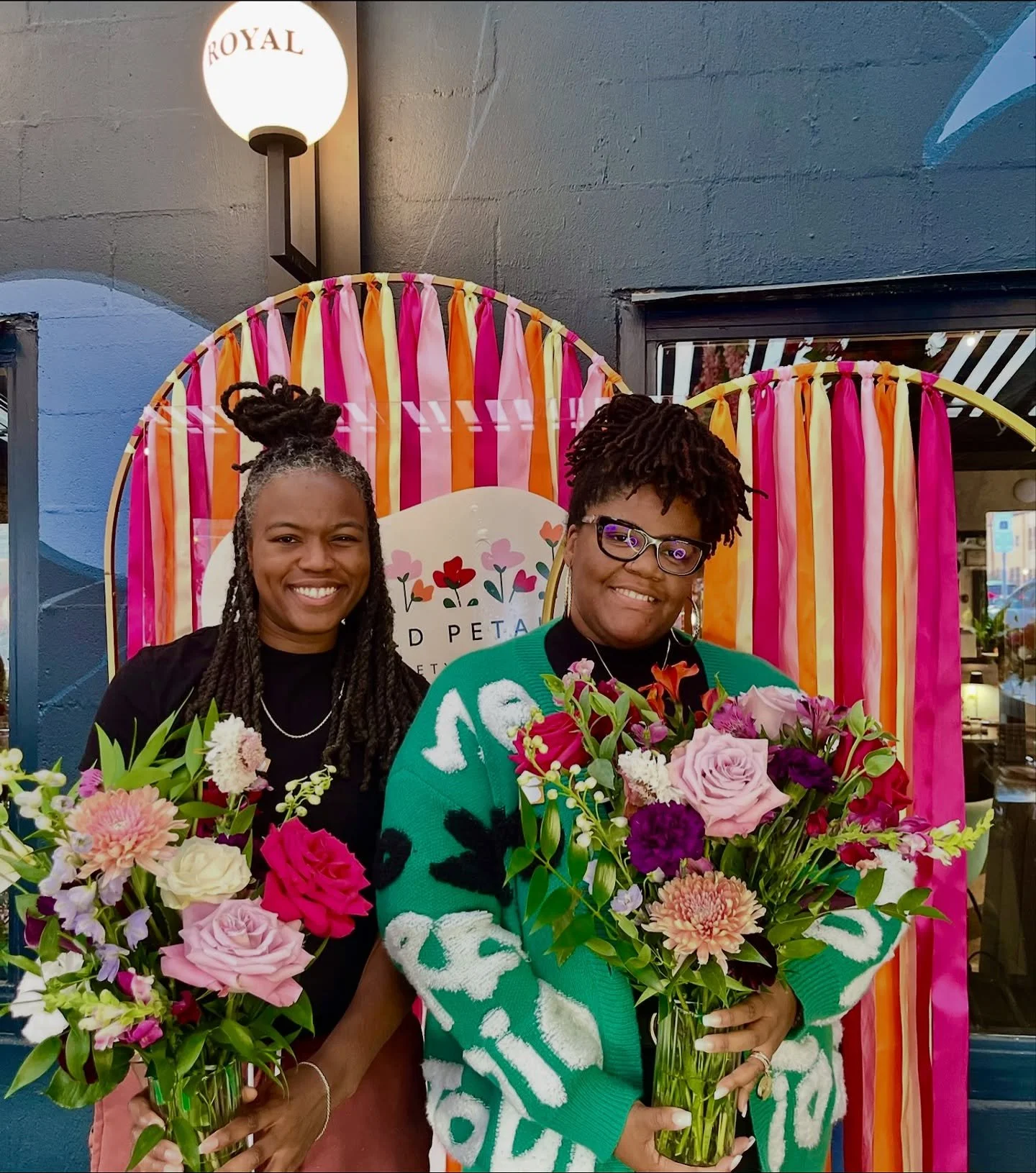 There&rsquo;s nothing better than seeing attendees bloom with their creations 🌸💐 Missed our first class? You&rsquo;re in luck &mdash; Nov 23 is your chance to sip, snack, and stem with us at The Royal 🌿✨ Sign up via the link in bio!

#SipAndStem #