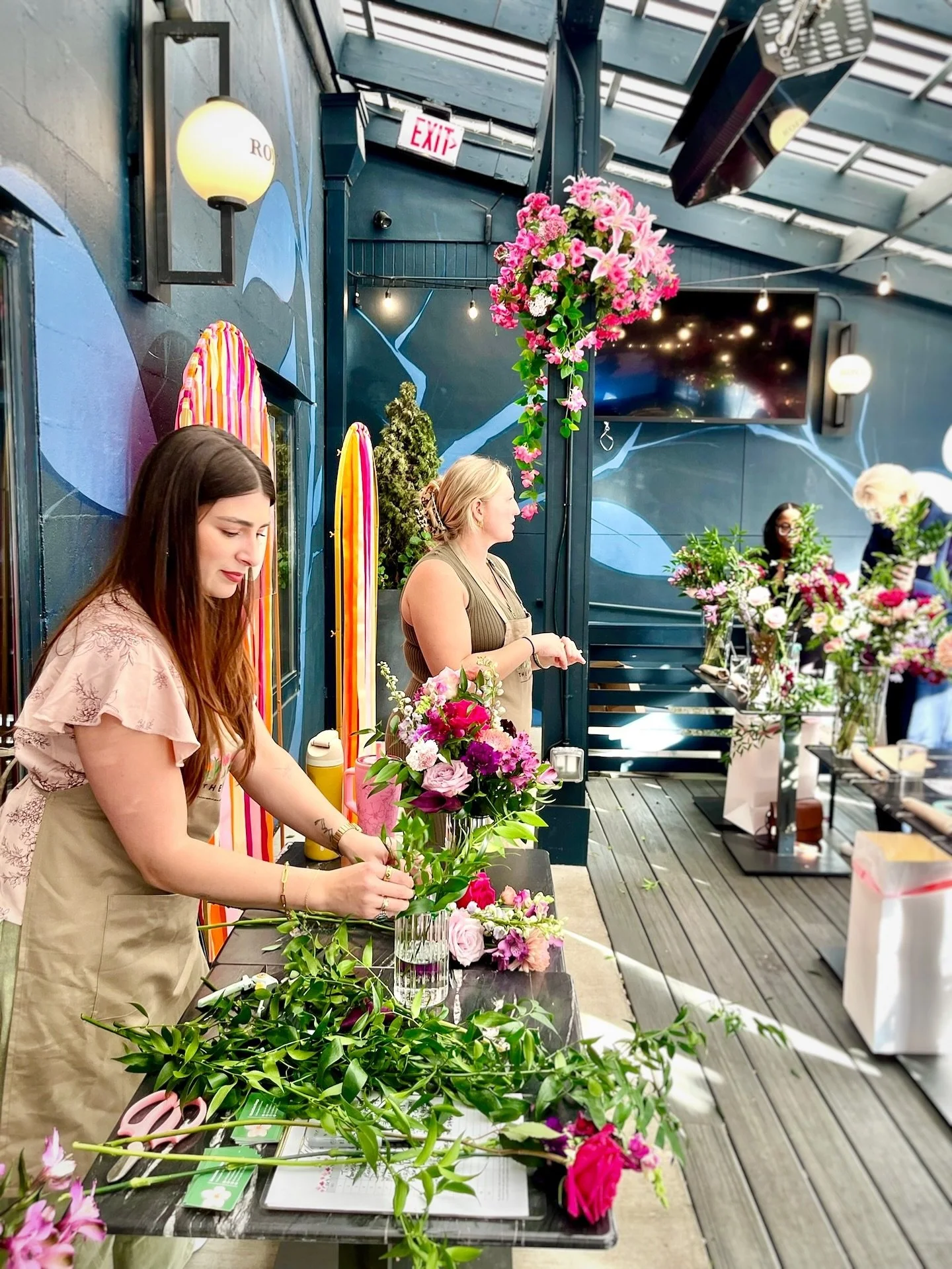 Last call! 🌸💐 Join our Nov 23 Sip &amp; Stem : Fall Holiday Centerpiece Class! 🌿✨ tickets link in bio 

#SipAndStem #DMVEvents #DCThingsToDo #FlowerWorkshop #FallFlowers #alexandriavaevents #dcgirlsnight #dcdatenight #dcfoodies