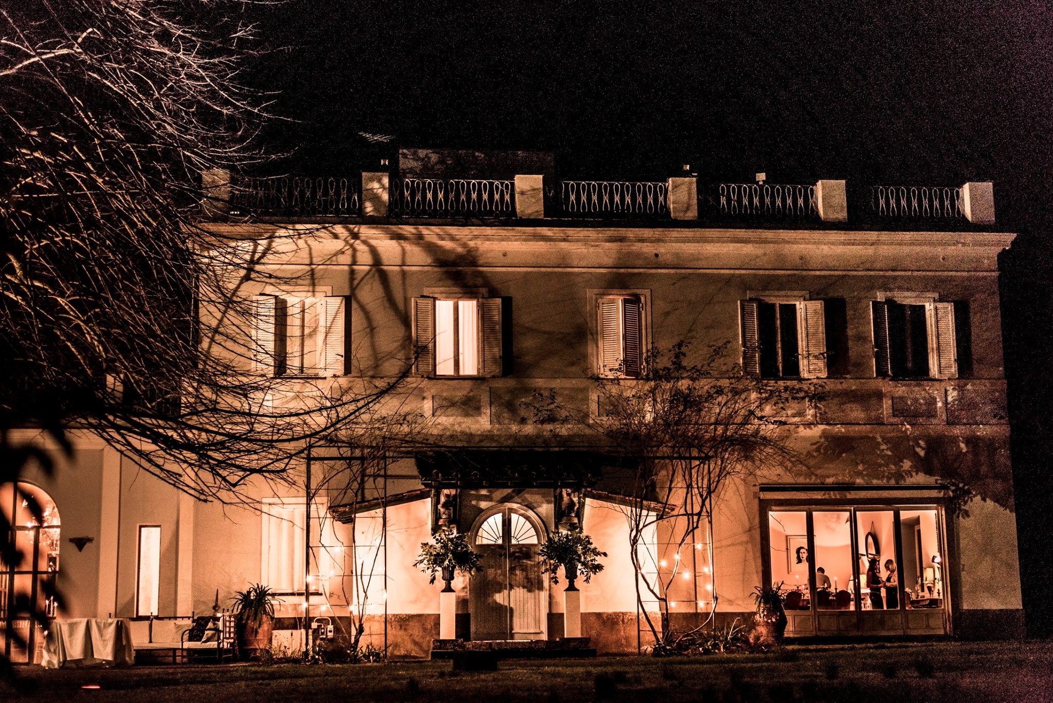 VILLA DI NOTTE.jpg