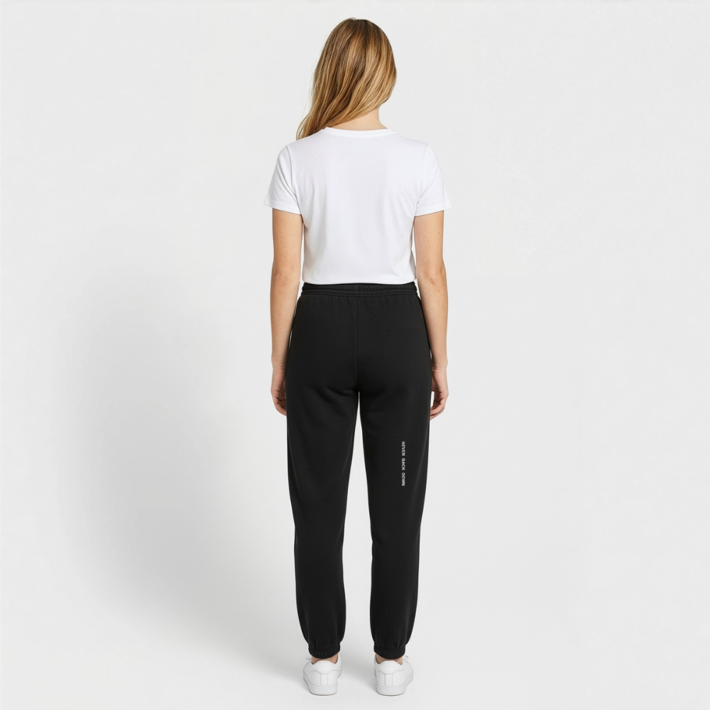 Unisex Joggers NEVER BACK DOWN
499,00 kr.
