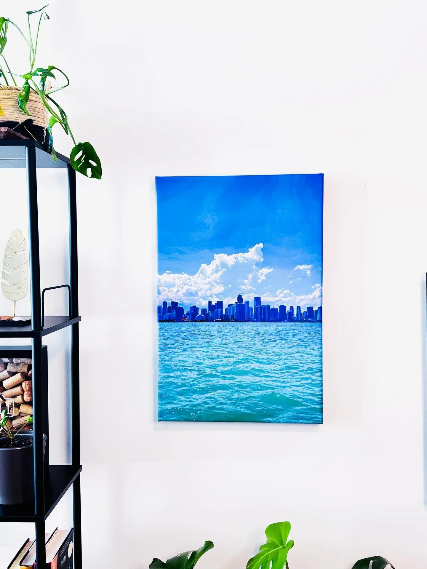 📍Miami, everyone&rsquo;s favorite weekend getaway 🏙️

Fun fact about this print:
It&rsquo;s actually a screenshot of a video I took from a beautiful day on a yacht with my family 🛥️ (slide 5)

I also fell off a jetski right into bay 💀🥲 &mdash; v