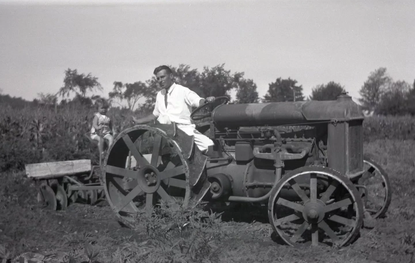 August 1933 - back when dads did their yardwork in collared shirts and ties. You stay classy, Boxford!
#boxfordhistory #boxfordma #boxfordmass #boxford #stayclassy @ingaldsby_farm
