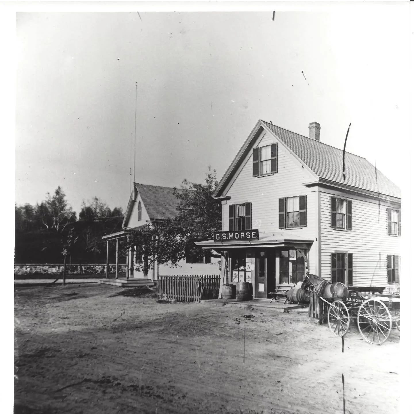 Where is it Wednesday!

This week's photo is brought to you by special request! If you have a photo or place that you would like to see posted, send me a message 🙂

#boxfordhistory #boxfordma #boxford #WhereisitWednesday