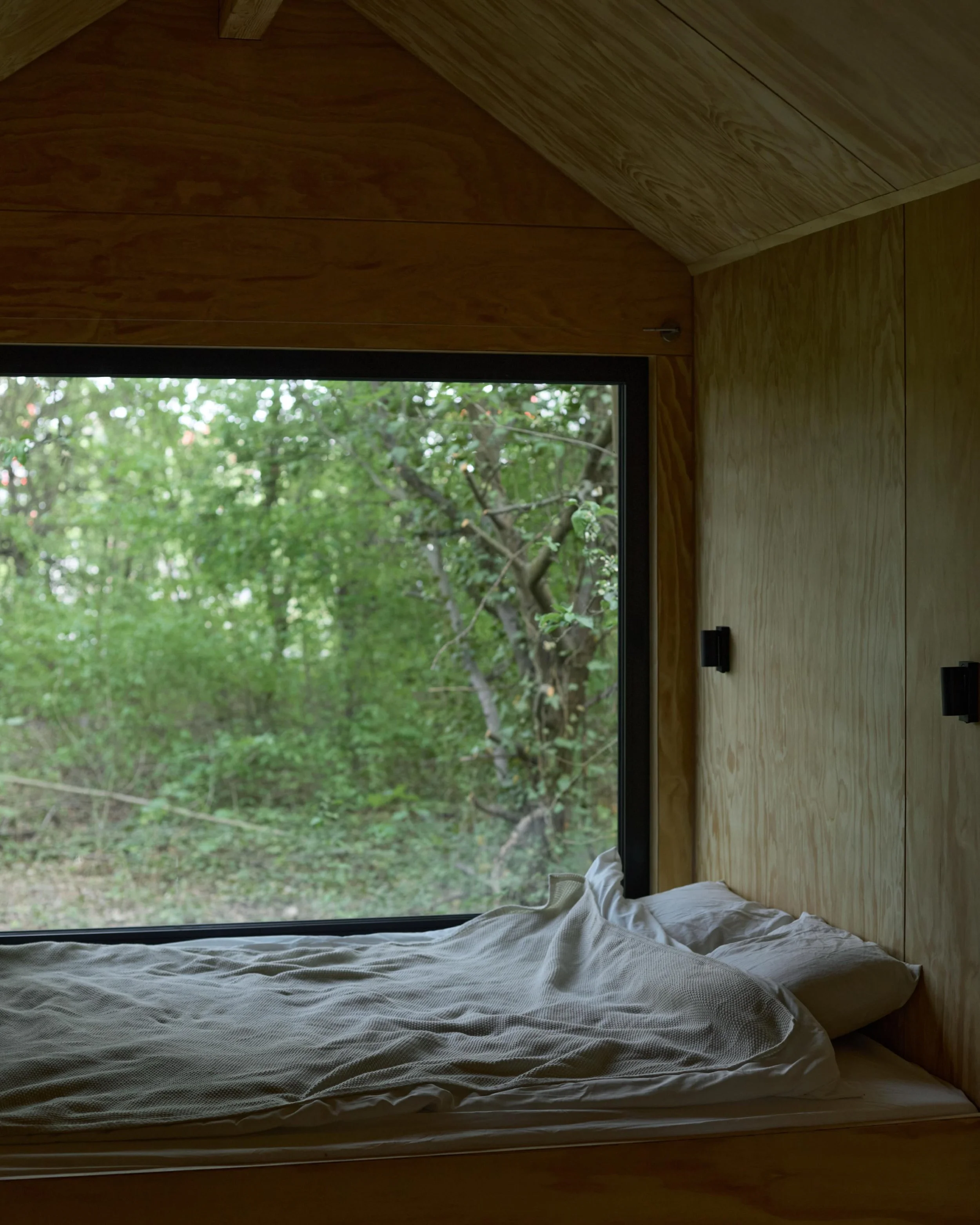 ROHEIM interior.
Outside the production floor, finally in its natural environment.

Photo @gregmikrut