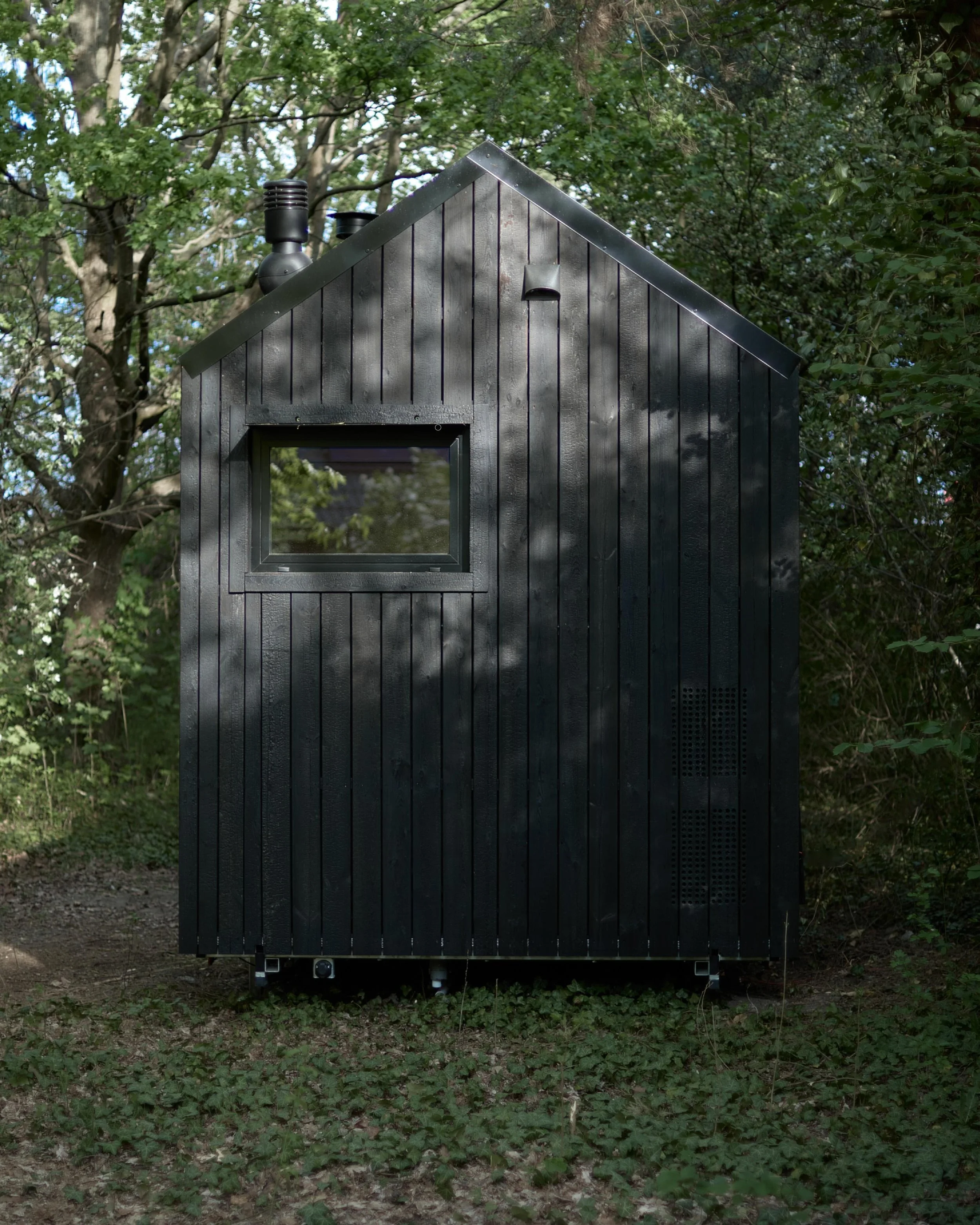 ROHEIM our fully equipped turnkey mobile cabin, designed for comfortable living and effortless installation.

Whether you&rsquo;re looking for a holiday retreat, a guest house, or a unique living space, the ROHEIM can be delivered across continental 