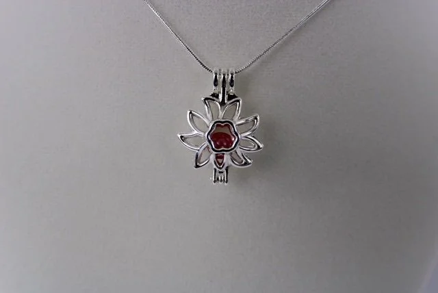 Sydnee Flower drk pink pearl necklace.JPG