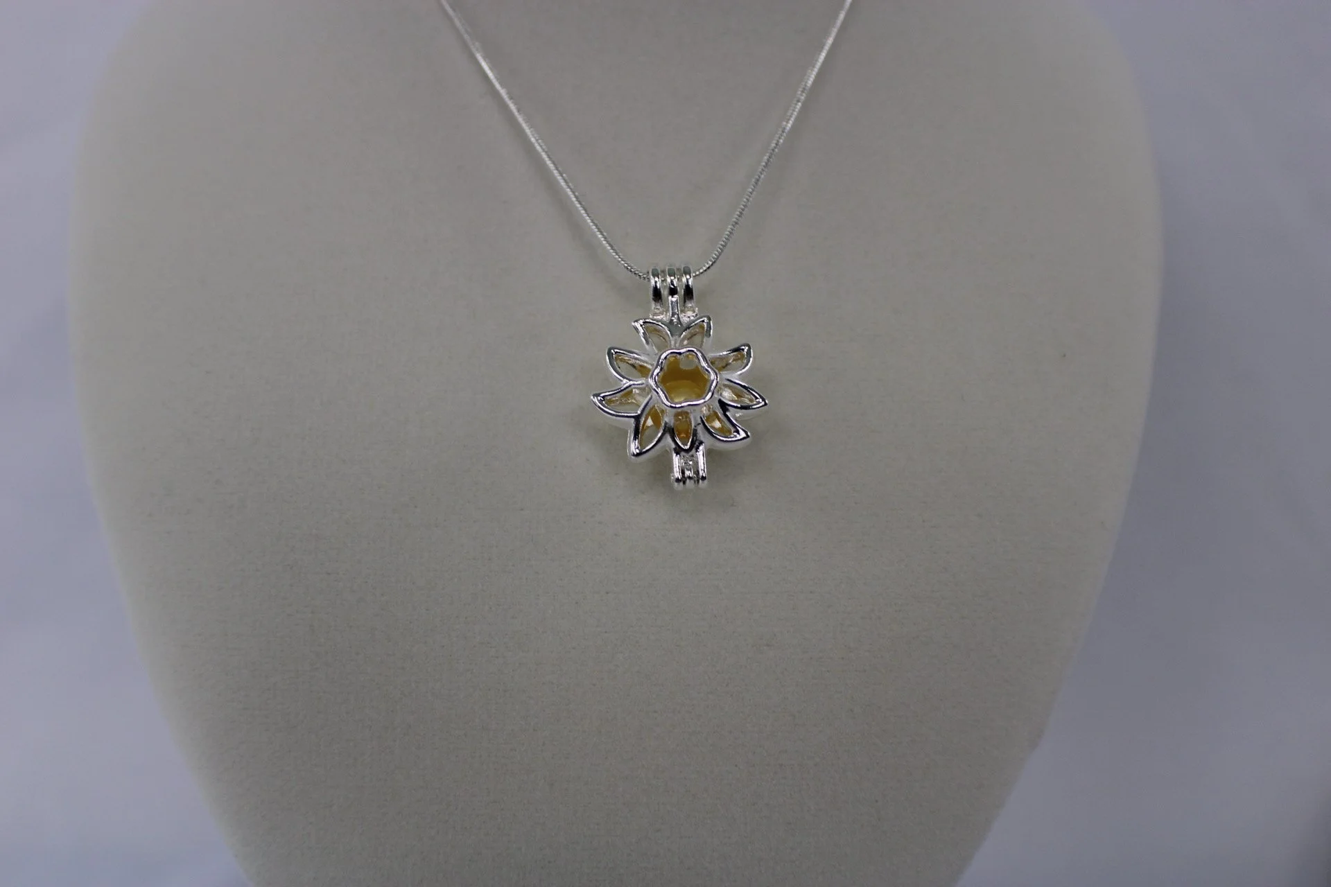 Sydnee flower yellow pearl necklace.JPG