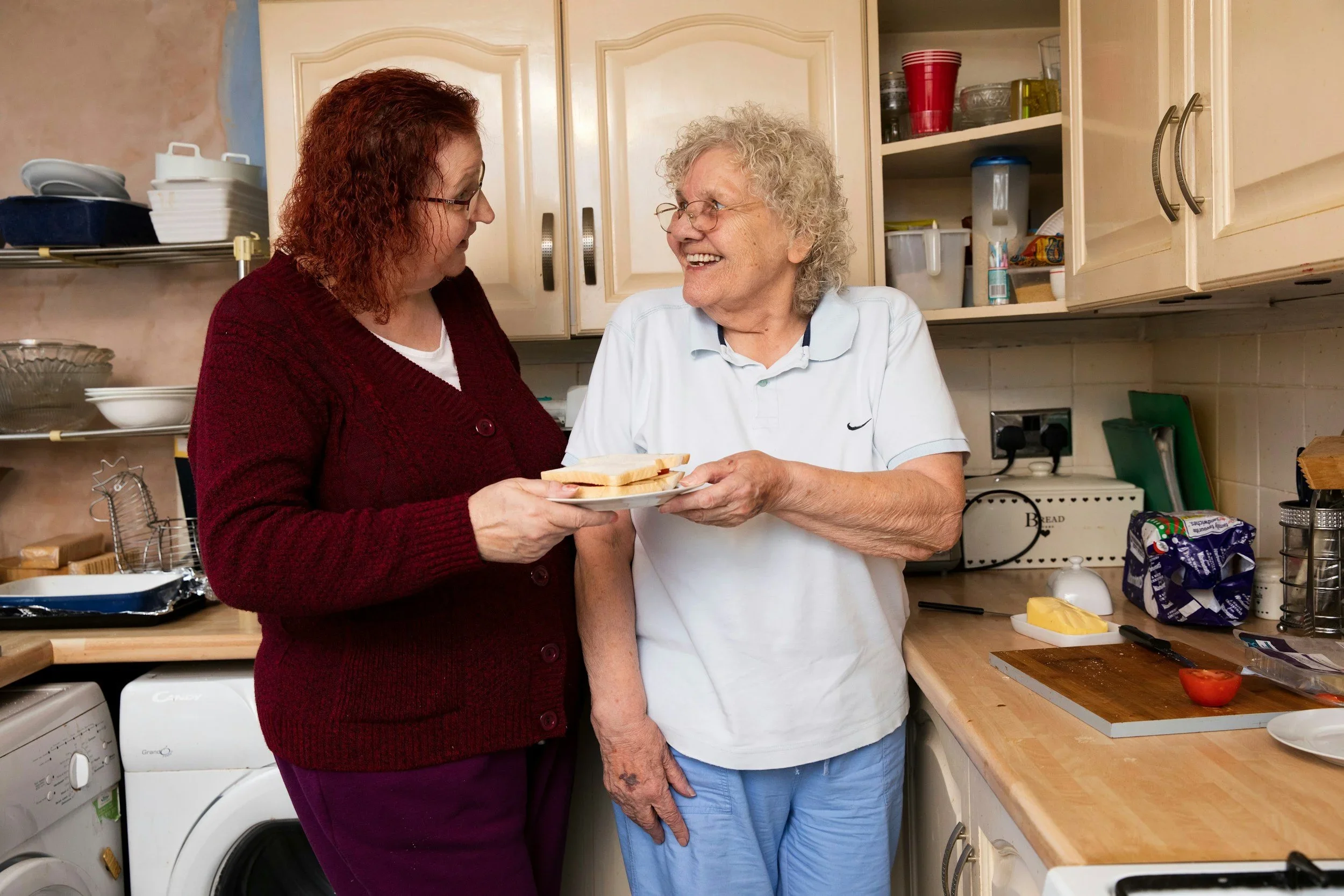 Choosing the Right Home Health Care Agency: 5 Questions Families Should Ask