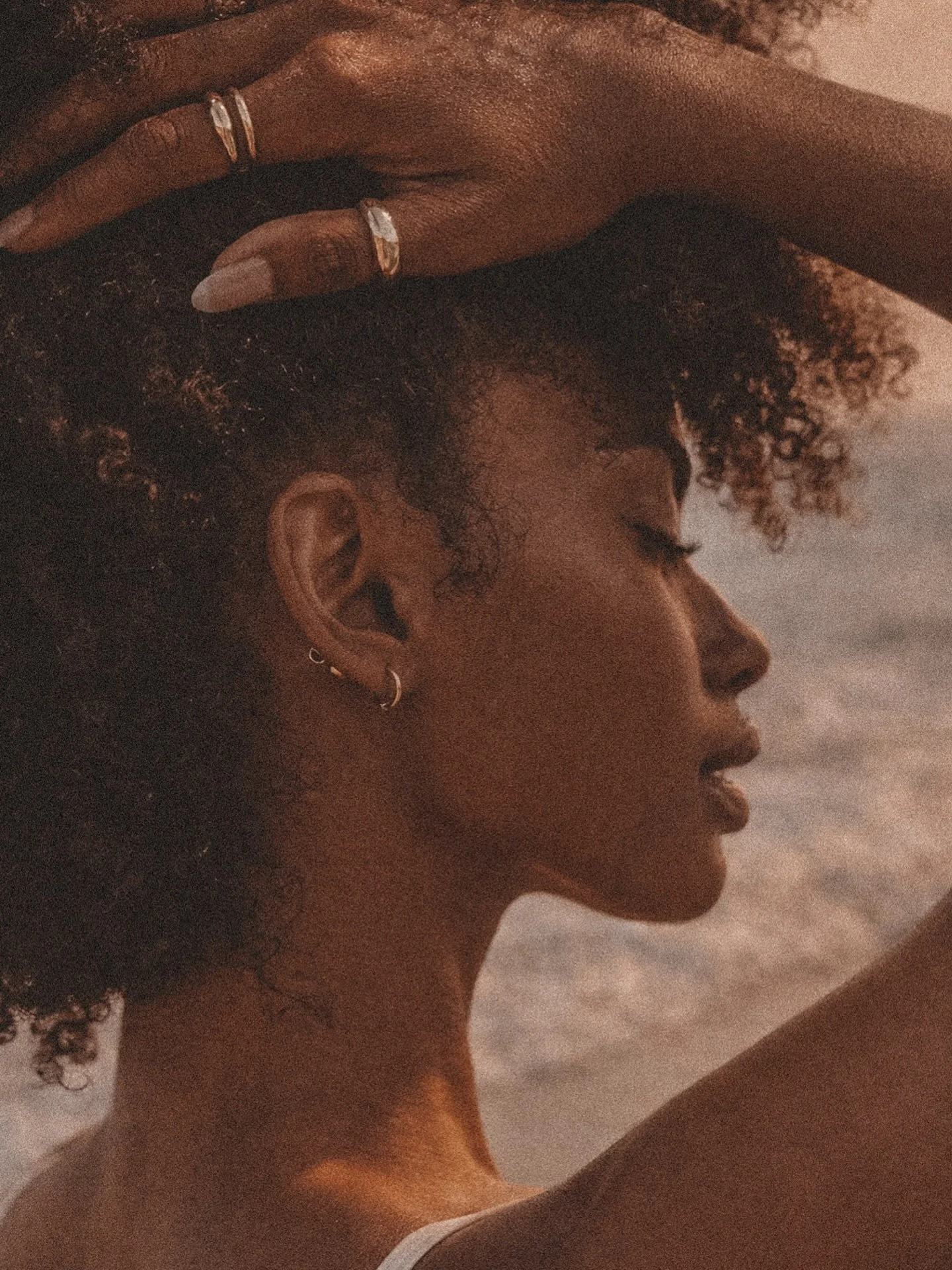 Soft, springy coils nourished with fermented rice water and honey, carrying the light just as beautifully as they carry her story. 

Clean, cruelty-free care that feels like an embrace, not a chore. 

For the women who honor their roots and look forw