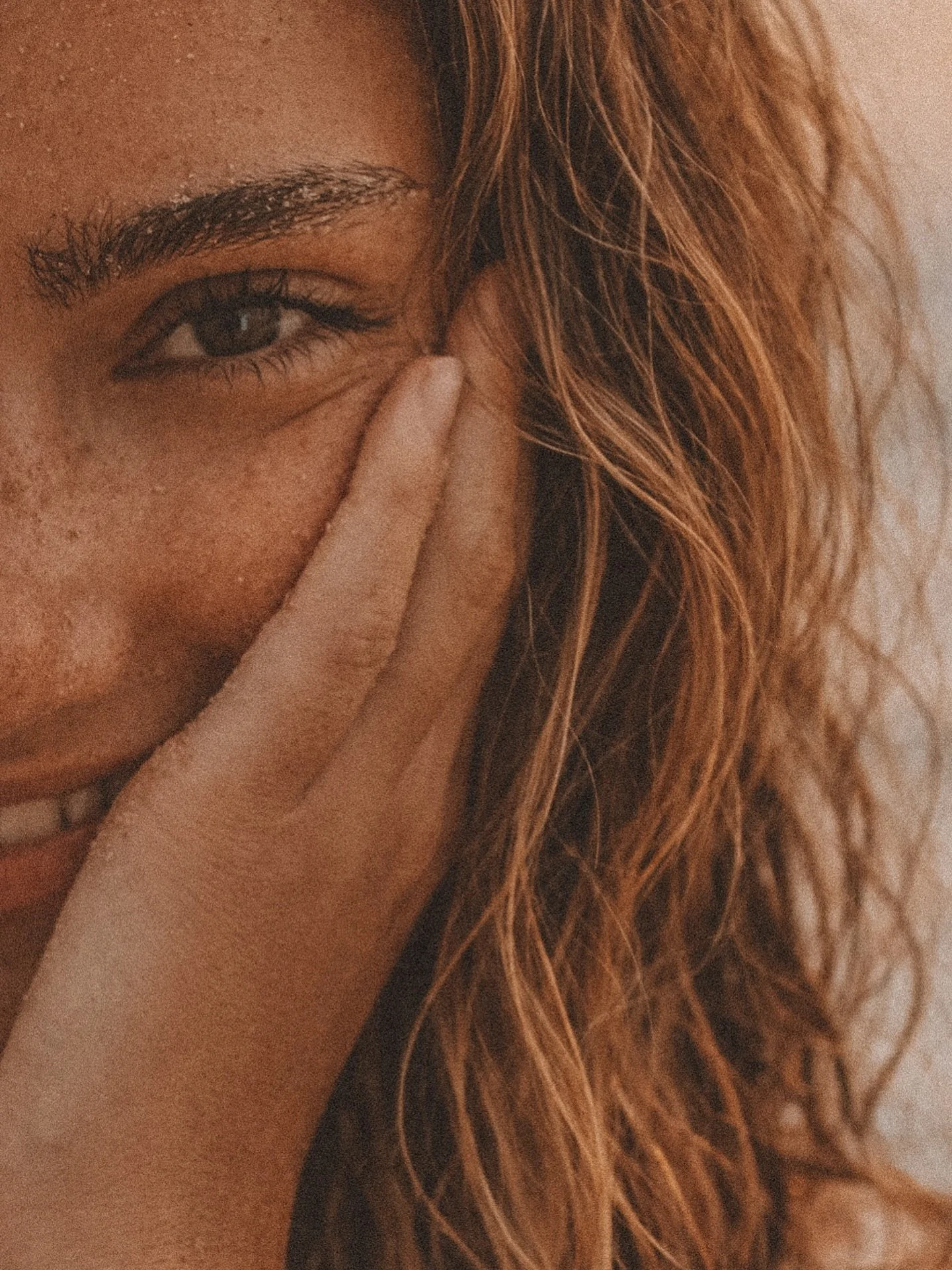 Beach hair isn&rsquo;t meant to be perfect.
It&rsquo;s meant to be touched.
Lived in.
Loved in.