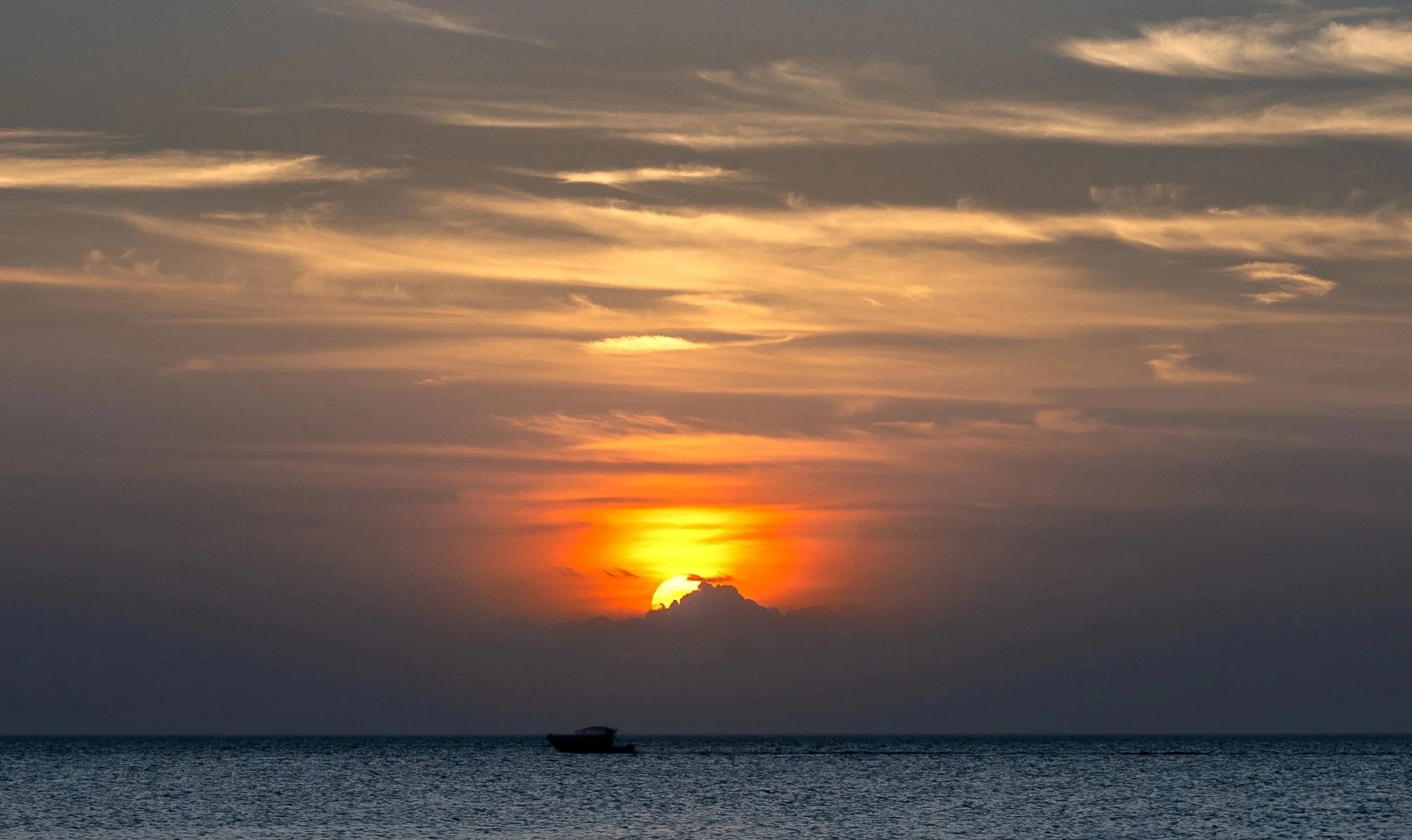 Holbox+Beach+Sunset+Barco+%281+of+1%29.jpg