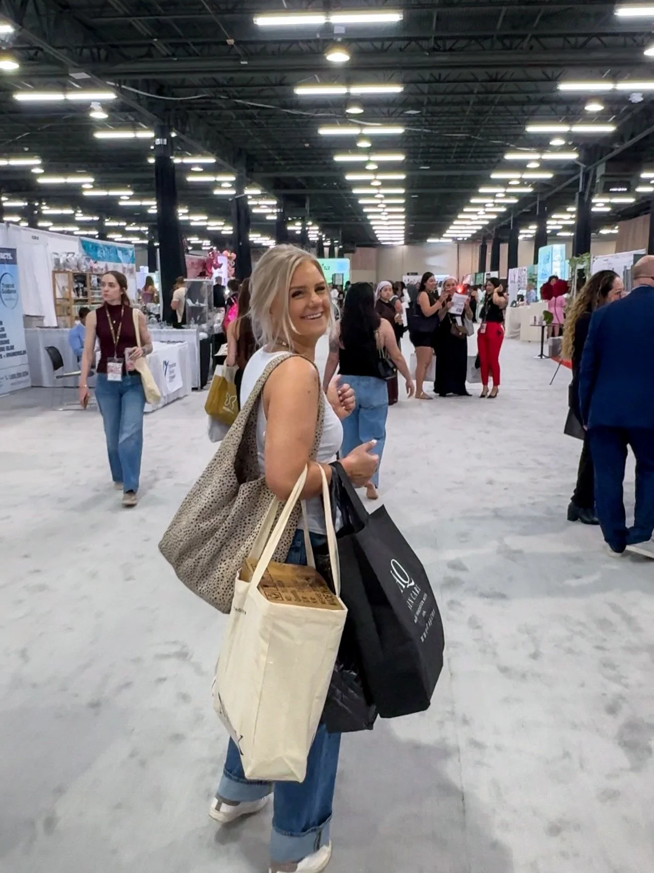 my shoulders may never recover from these tote bags but so worth it!!!!!

#esthetician #soloesthetician #dallas #grapevineesthetician