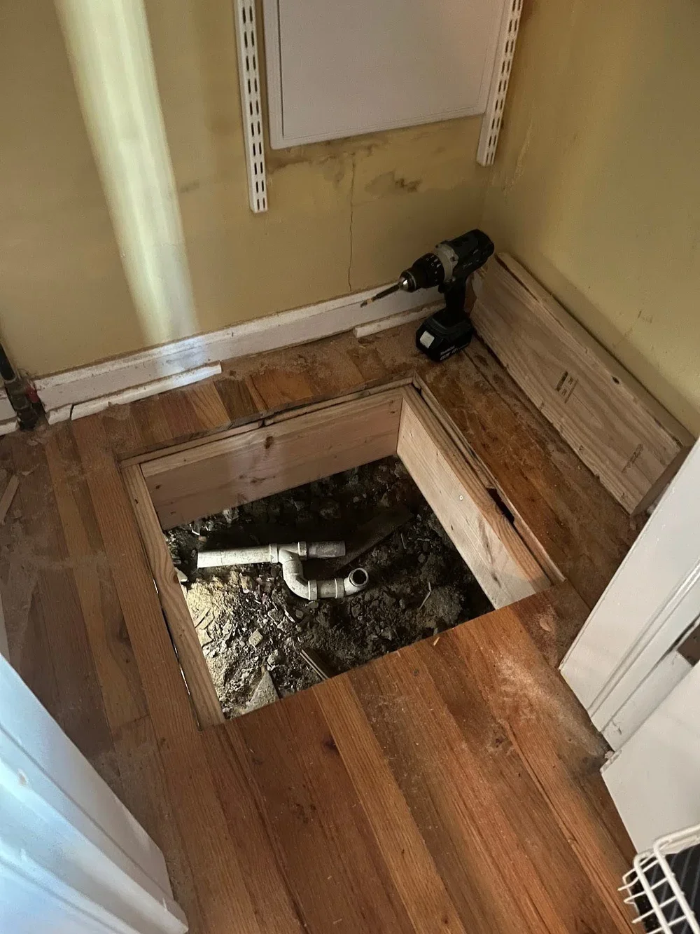 Closet+Crawel+Space+Access+Door+1.webp
