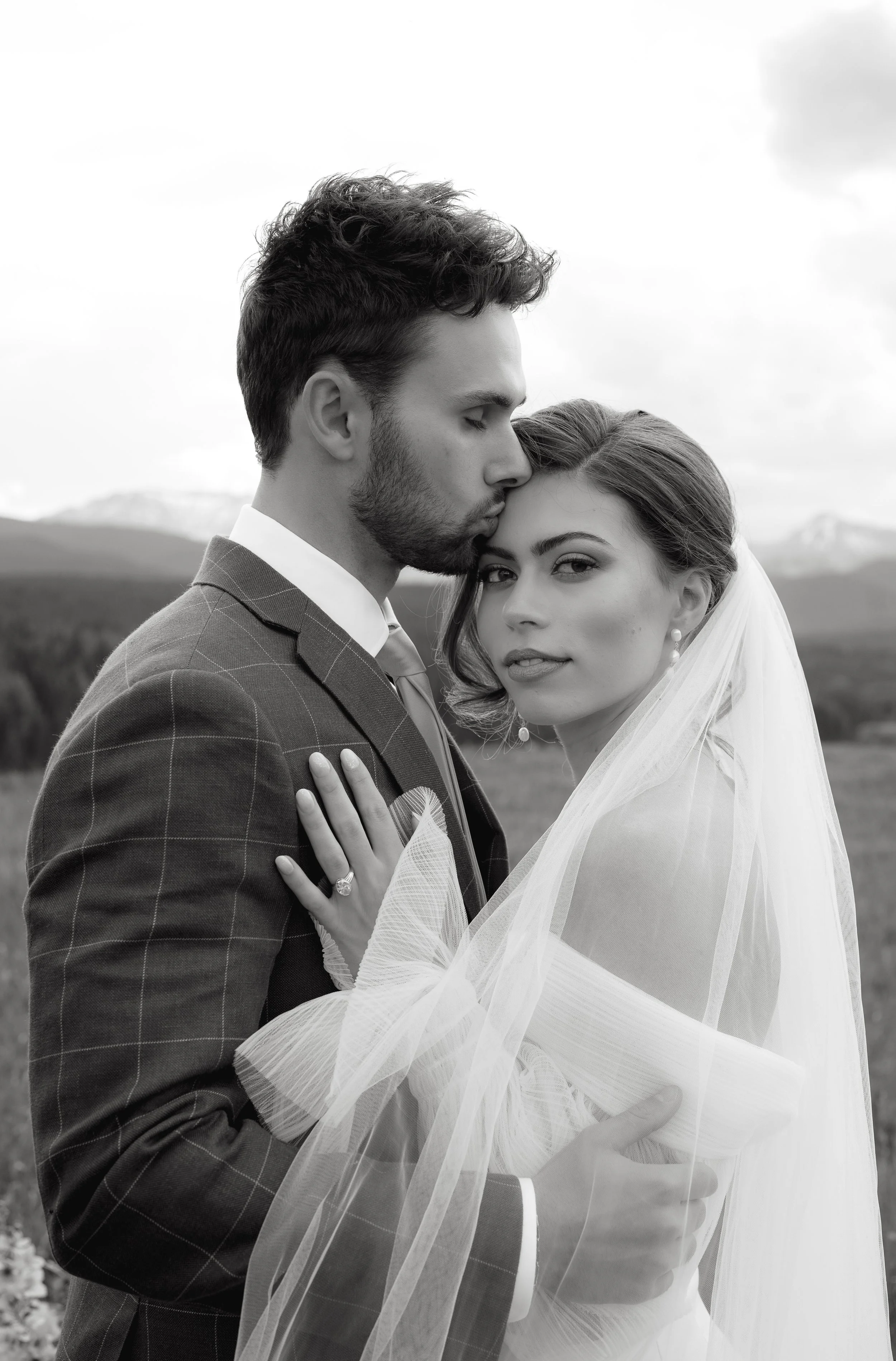 alberta wedding photographer kc photography.  bighorn lookout small intimate mountain wedding.