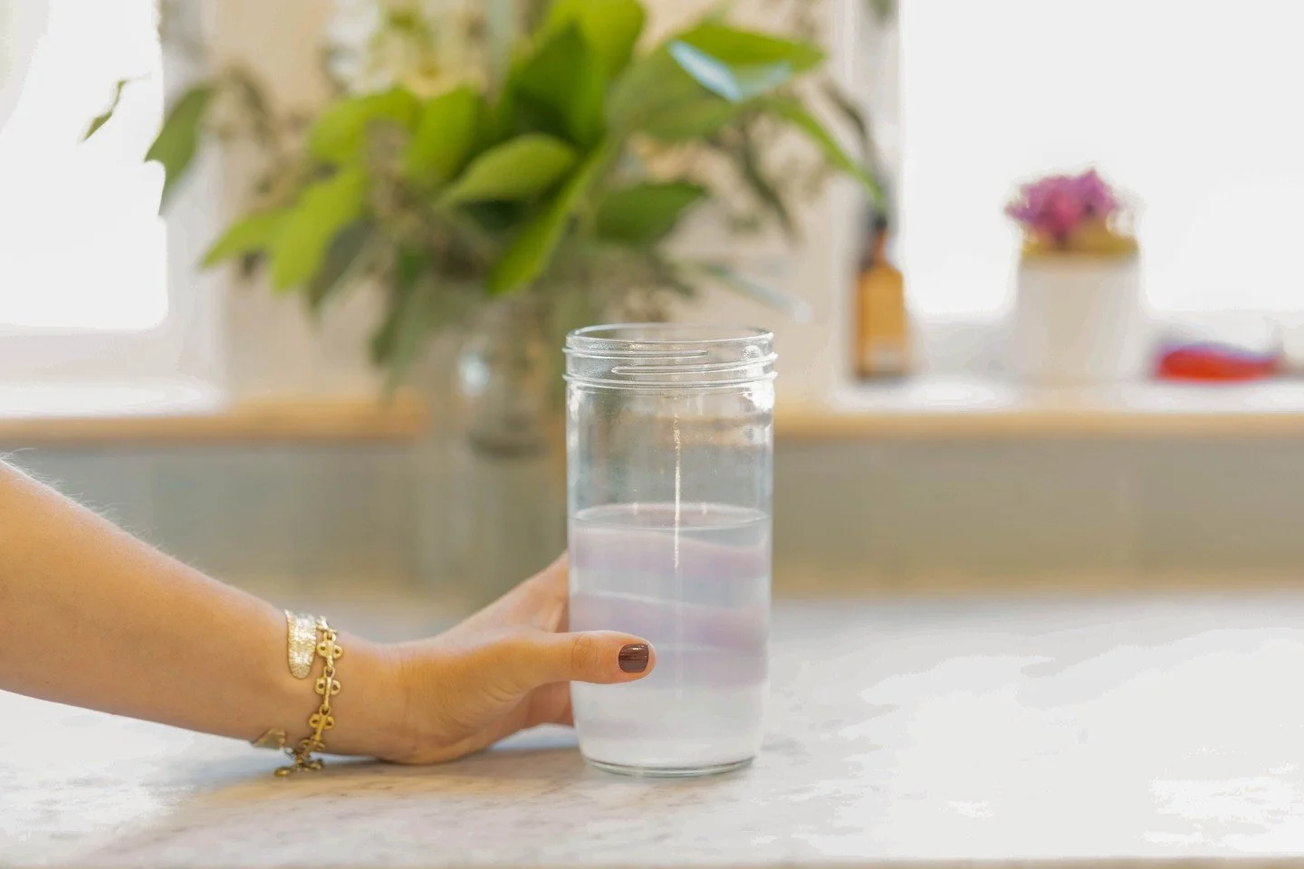 Hydration check! 💧 Did you know staying hydrated helps energy, focus, and digestion? 

Just ask all my loved ones how much I encourage water drinking!