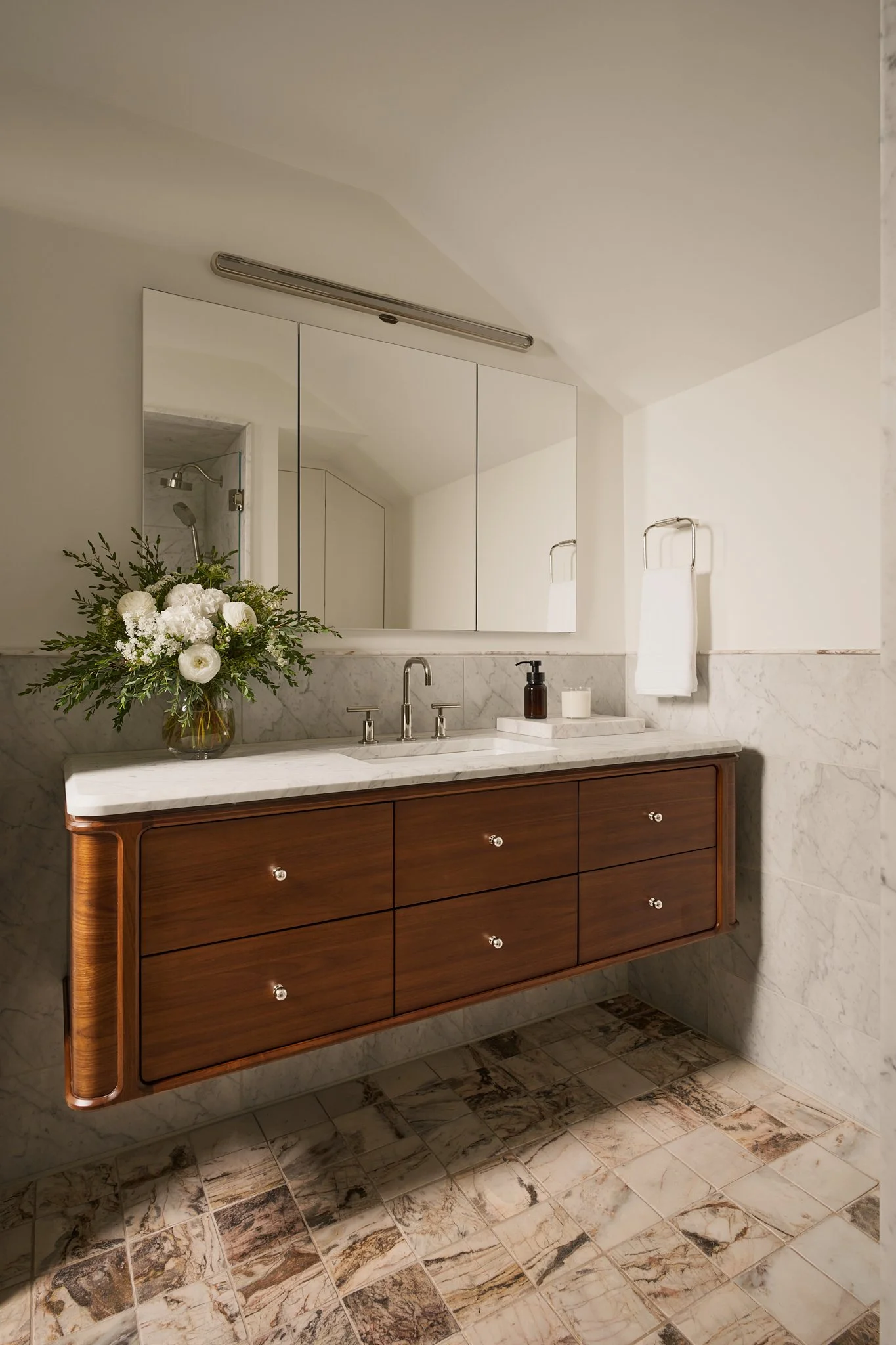 260718-BatterseaBlvd-Paula Marie-Primary Bath-COMP.jpg