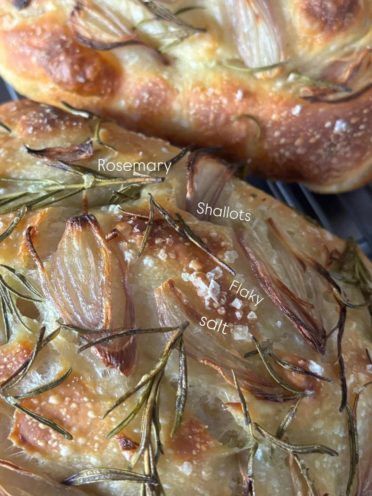 A little appreciation post for the rosemary/shallot focaccia&hellip; The ultimate snacking bread. 

Available in the shop for Sunday pick up! ✨

eatflour.com
