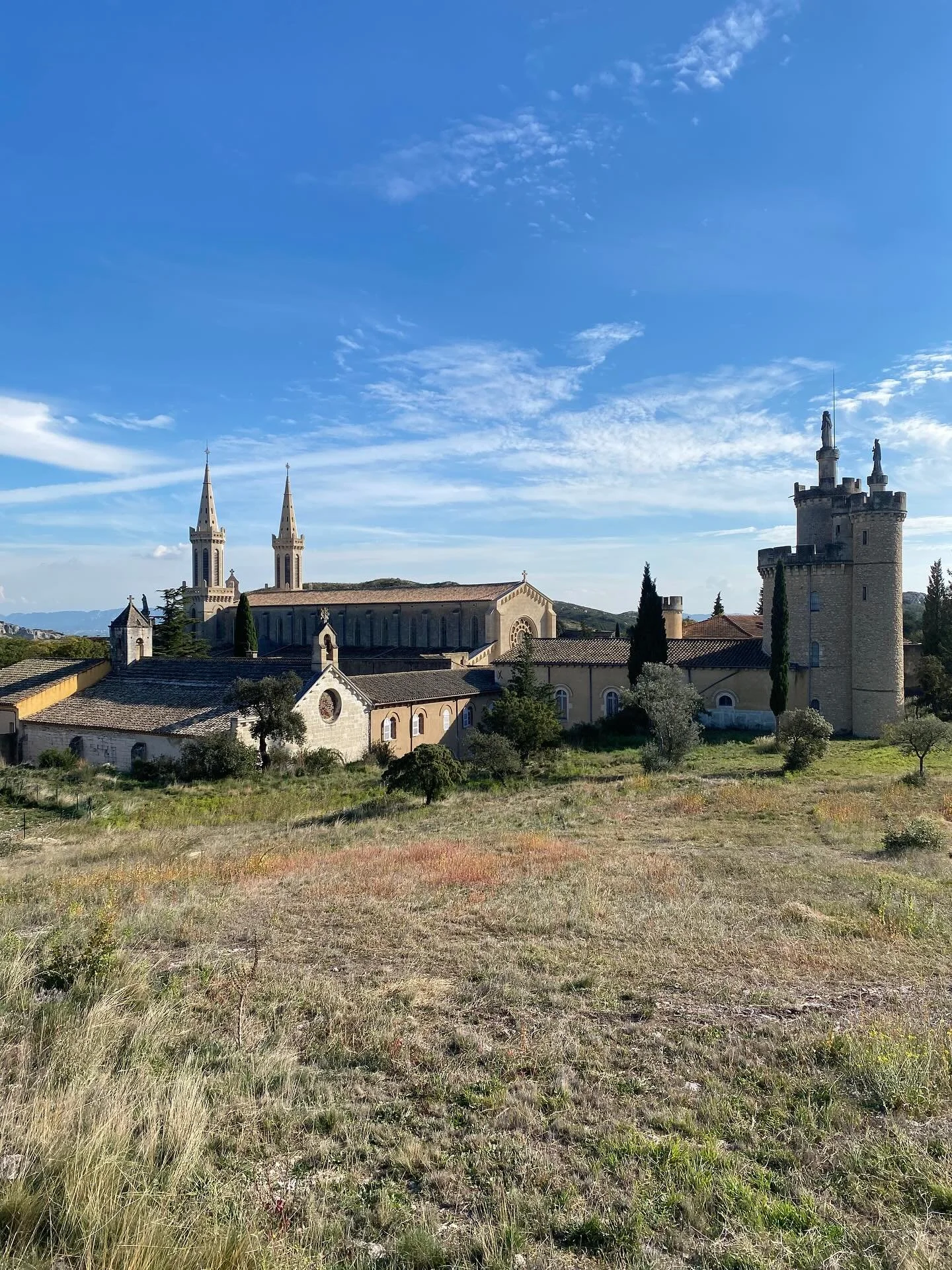 🌿 L&rsquo;un des atouts majeurs de l&rsquo;&eacute;cole de Saint-Michel de Frigolet, c&rsquo;est sans aucun doute son environnement incroyable 🌿

Parce que parfois, les images valent mieux que les mots, quelques clich&eacute;s de @abbayedefrigolet 