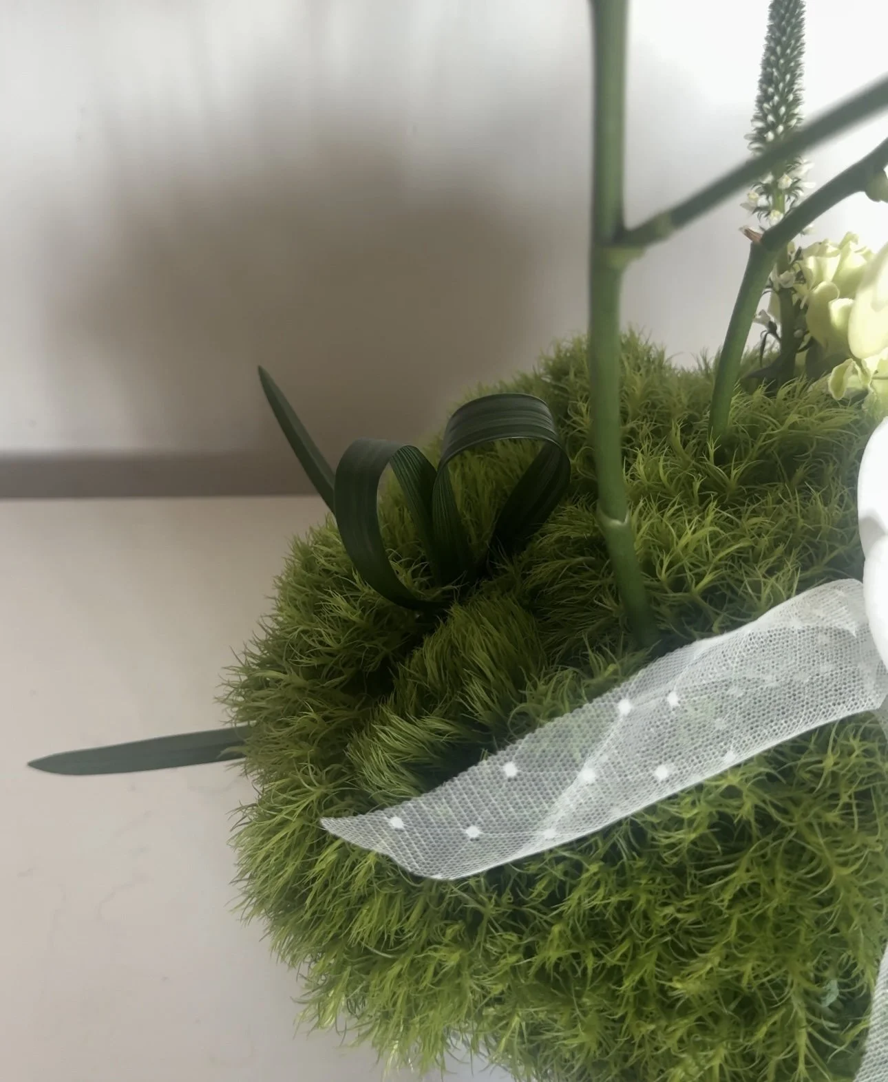 A heart at the beginning of this waterfall
Um coração no começo desta queda d’água.