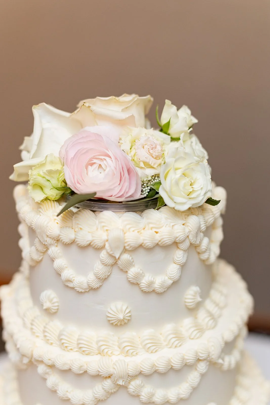 Seattle Cake shop, Wedding cake in Seattle, Custom cakes Seattle, Custom cakes in Seattle, Vegan wedding cake Seattle, Pinewood Baking, Brittany Dike