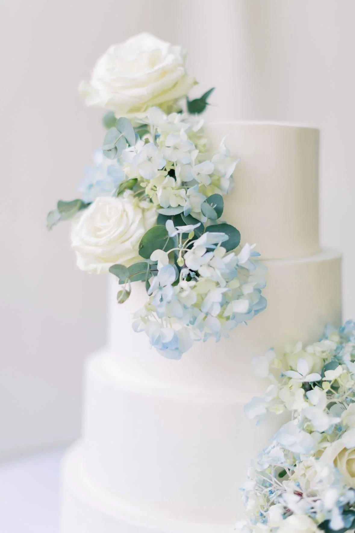 Seattle Cake shop, Wedding cake in Seattle, Custom cakes Seattle, Custom cakes in Seattle, Vegan wedding cake Seattle, Pinewood Baking, Brittany Dike