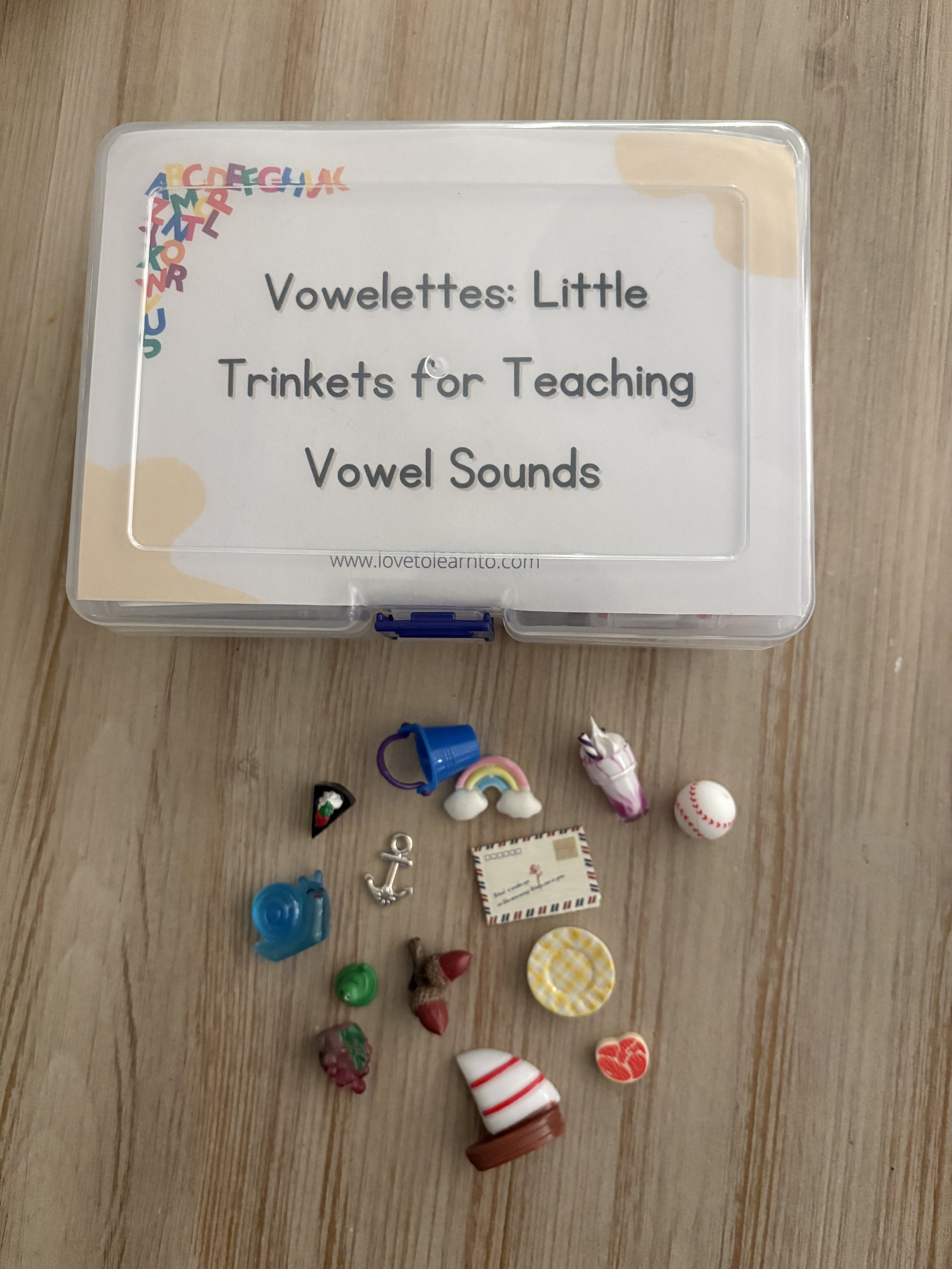 Vowelettes - Little Trinkets for Teaching Vowel Sounds