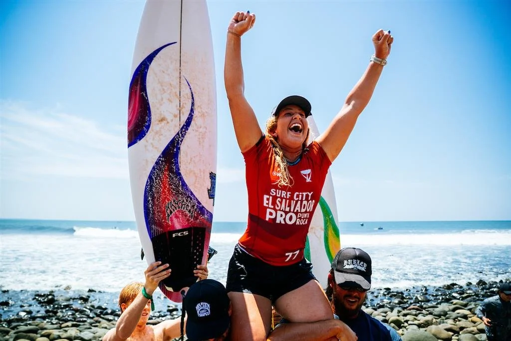 Gal_1439-Gabriela Bryan_25ElSal_AH2_4986_Aaron Hughes.jpg