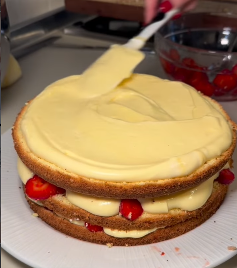 Italian Sponge Cake (Pan di Spagna)