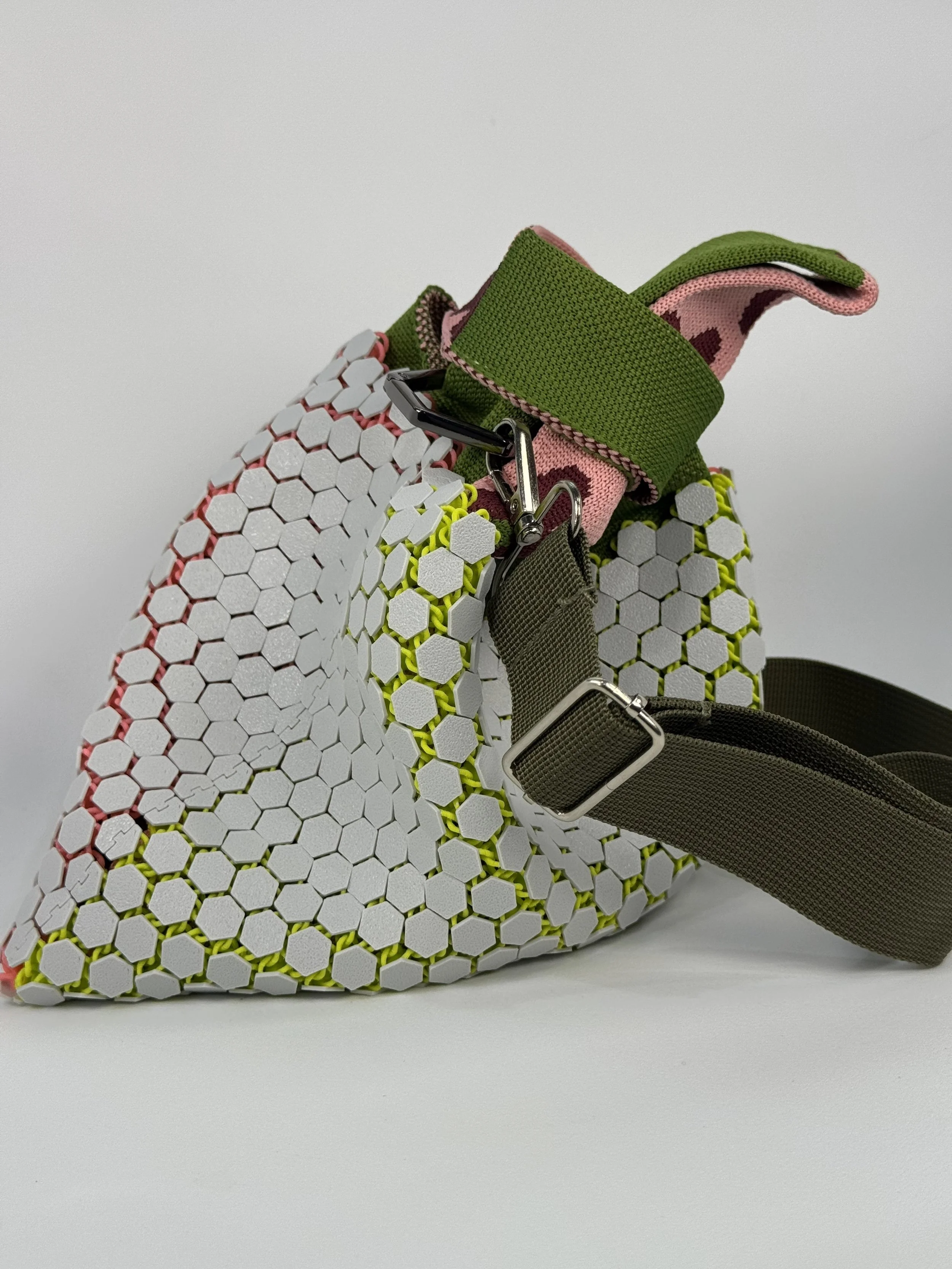 asteryam-hexa-sling-side-profile-grey-pink-green-lining.jpg