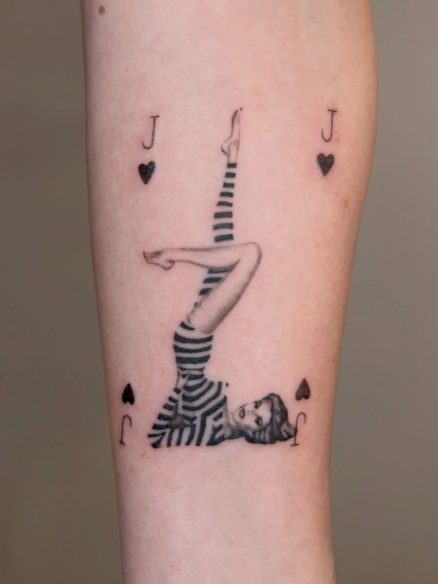 👯&zwj;♀️

&mdash;- books are open for June in AZ
(would love to do more micro realism, big back pieces, and high contrast over exposed black work)

#tattoos #finelinetattooartist #arizonatattooartist #patchworktattoos