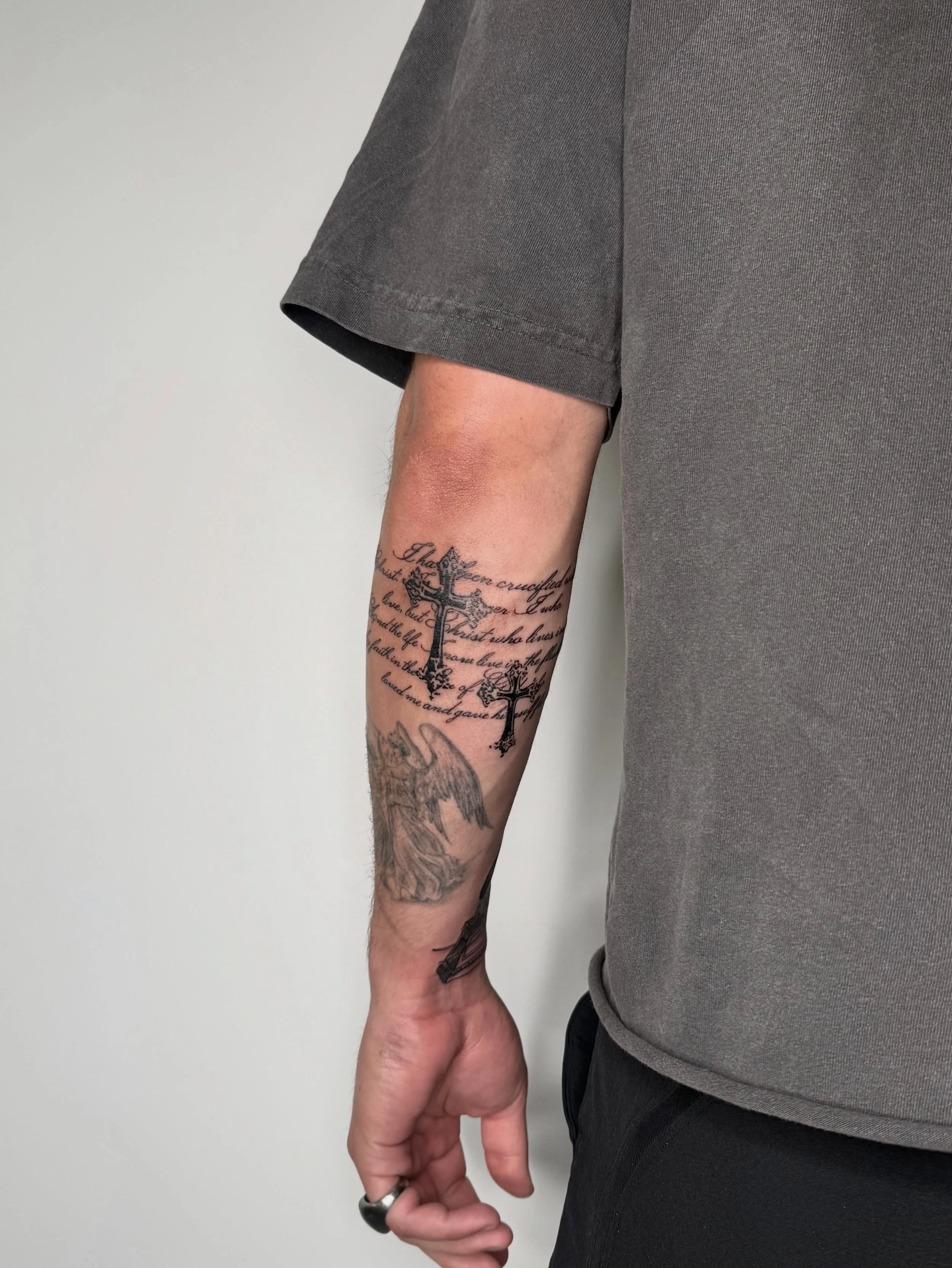 Patch work sleeve in progress&mdash;

Today&rsquo;s work: Ark of the covenant + Galatians 2:20

#microrealismtattoo #christiantattoo #arizonatattooartist 
#finelinetattoos