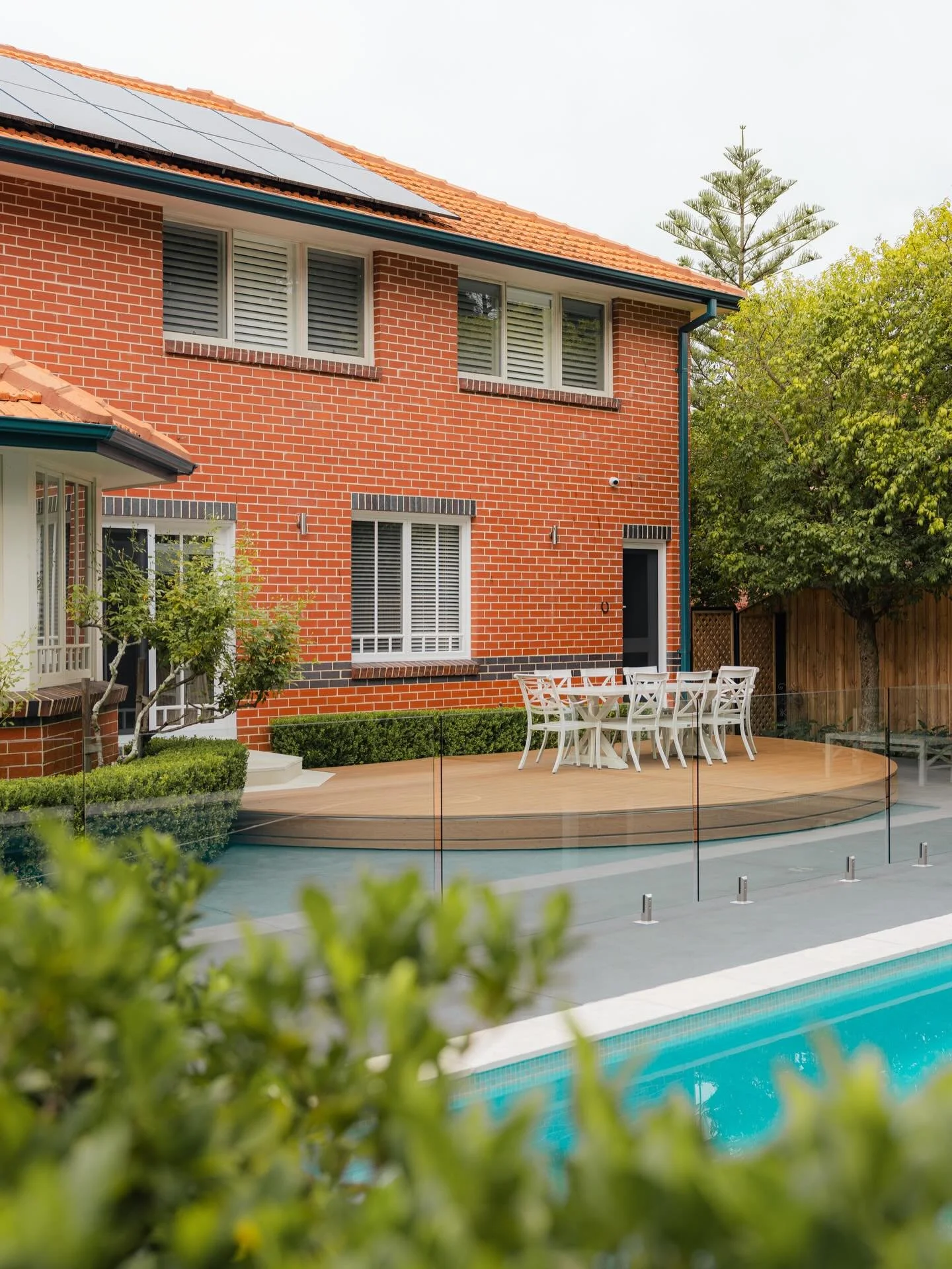 Complete backyard transformation 🤝
What started as an unused outdoor space is now a fully considered extension of the home &mdash; featuring a custom curved deck and a pergola designed for both form and function.
Every line, every detail, built to e