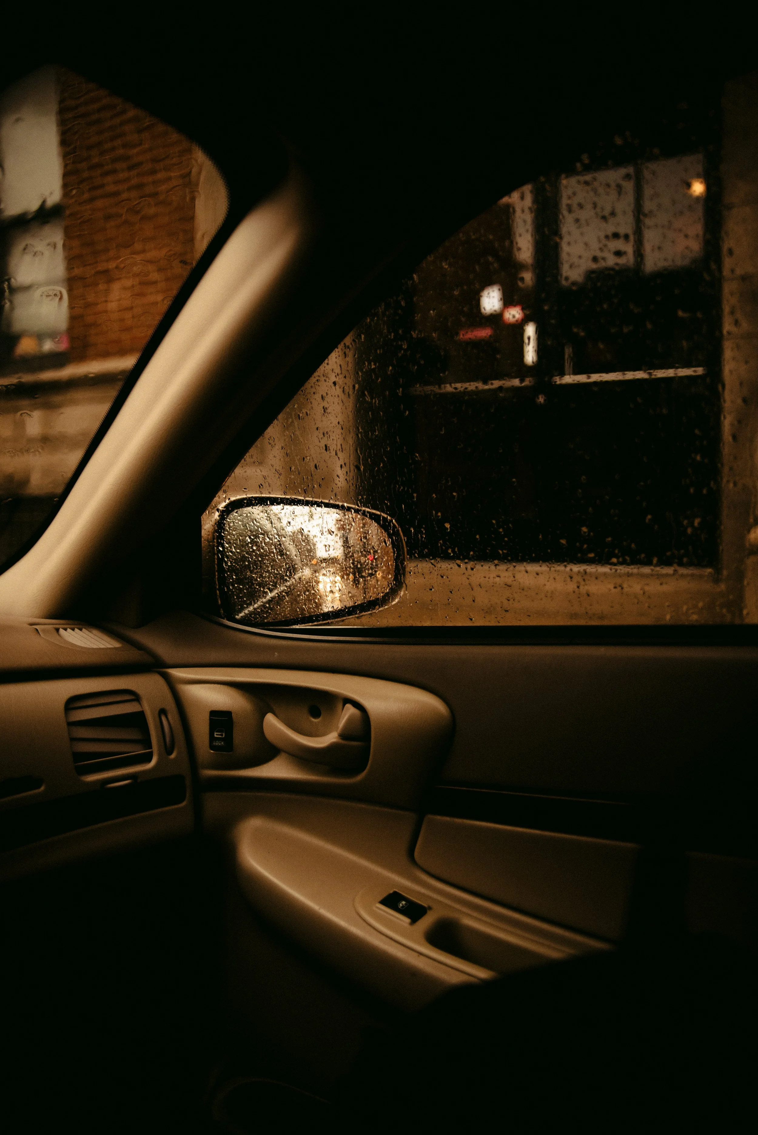 Rainy Day in Downtown Chicago, IL.