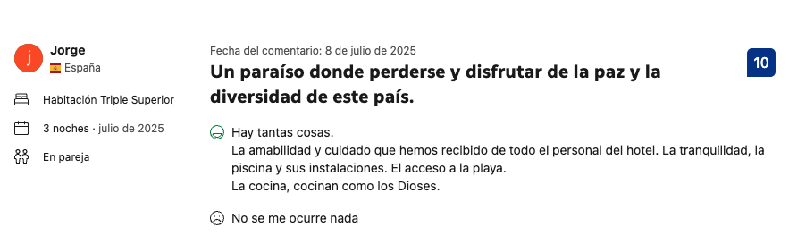 Comentario en hotel que describe paz, tranquilidad, y diversidad en el país, con detalles sobre la amabilidad del personal, instalaciones.