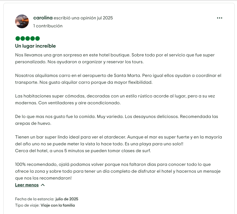 Opinión sobre un hotel boutique en Santa Marta, que describe experiencias positivas con las habitaciones, la comida, la vista al atardecer y actividades como surf.