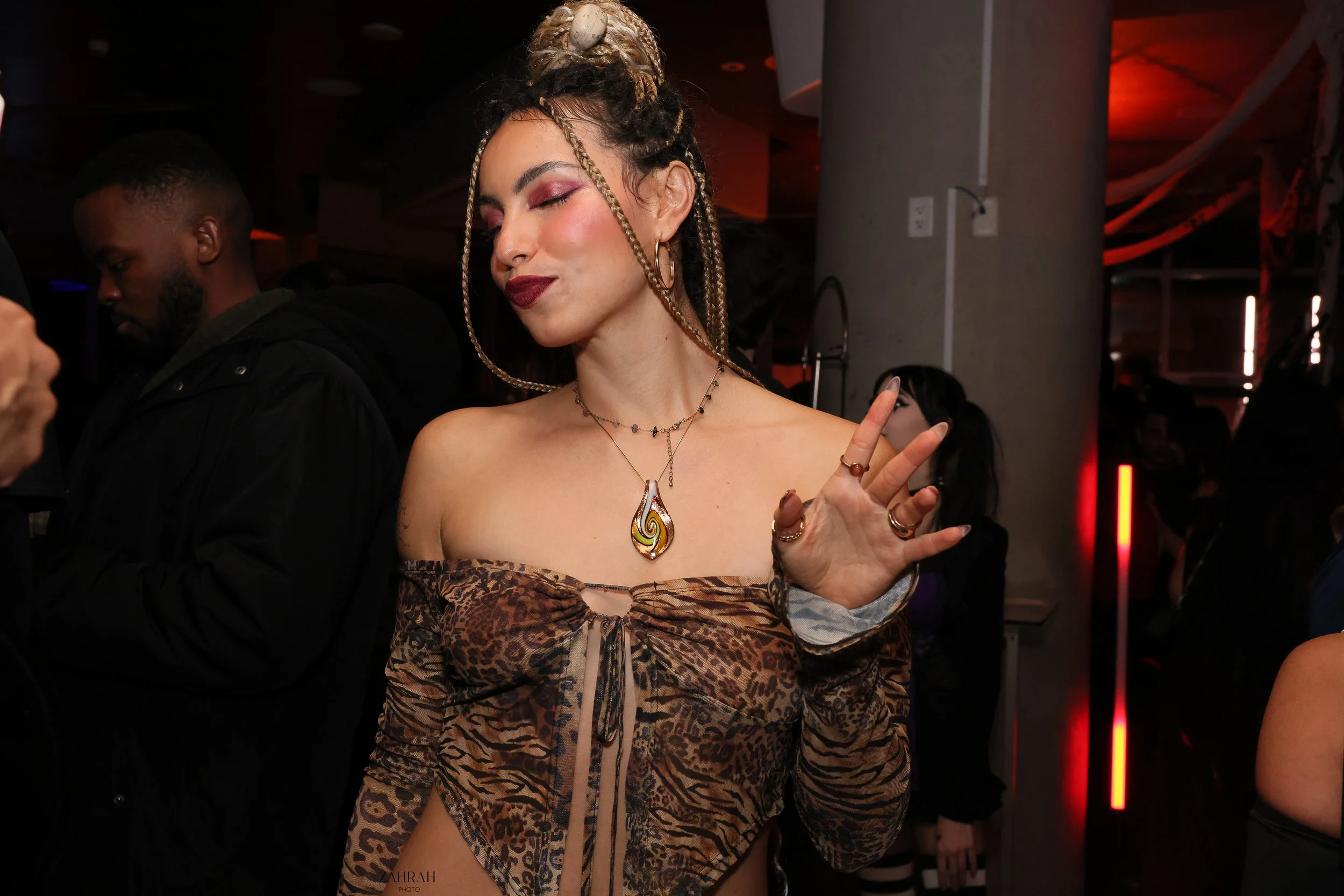 zahrah.photo-PorQueNo  halloween party vancouver 30 october 2025 party fiesta -5234.jpg