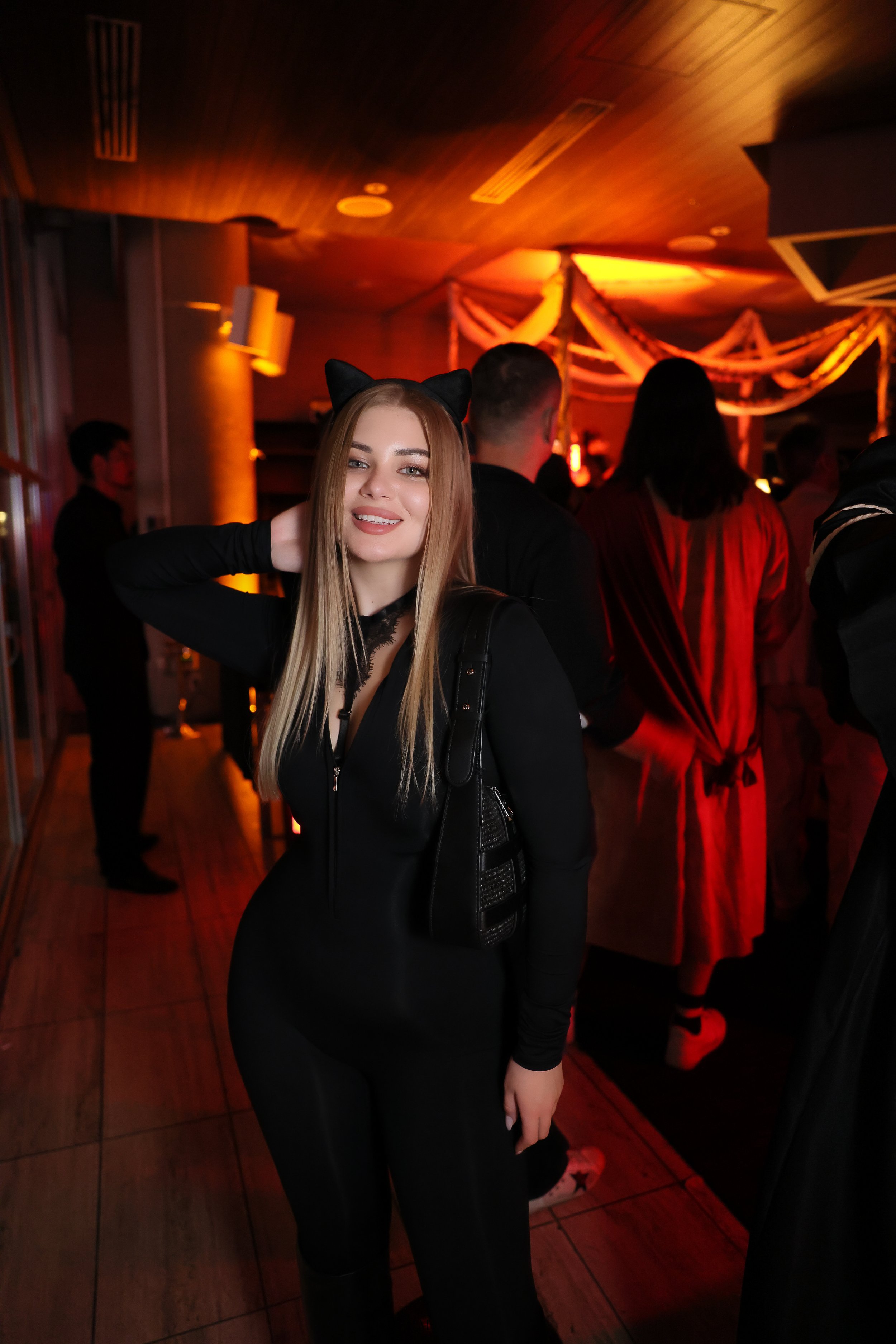 zahrah.photo-PorQueNo  halloween party vancouver 30 october 2025 party fiesta -5075.jpg
