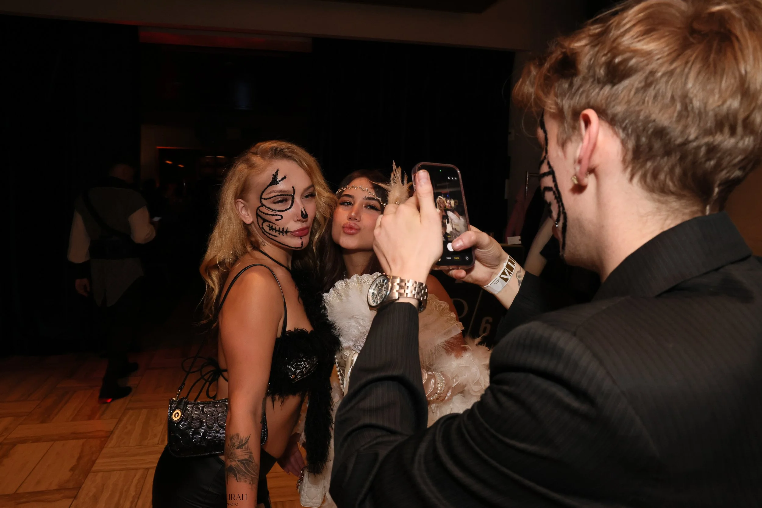zahrah.photo-PorQueNo  halloween party vancouver 30 october 2025 party fiesta -5184.jpg
